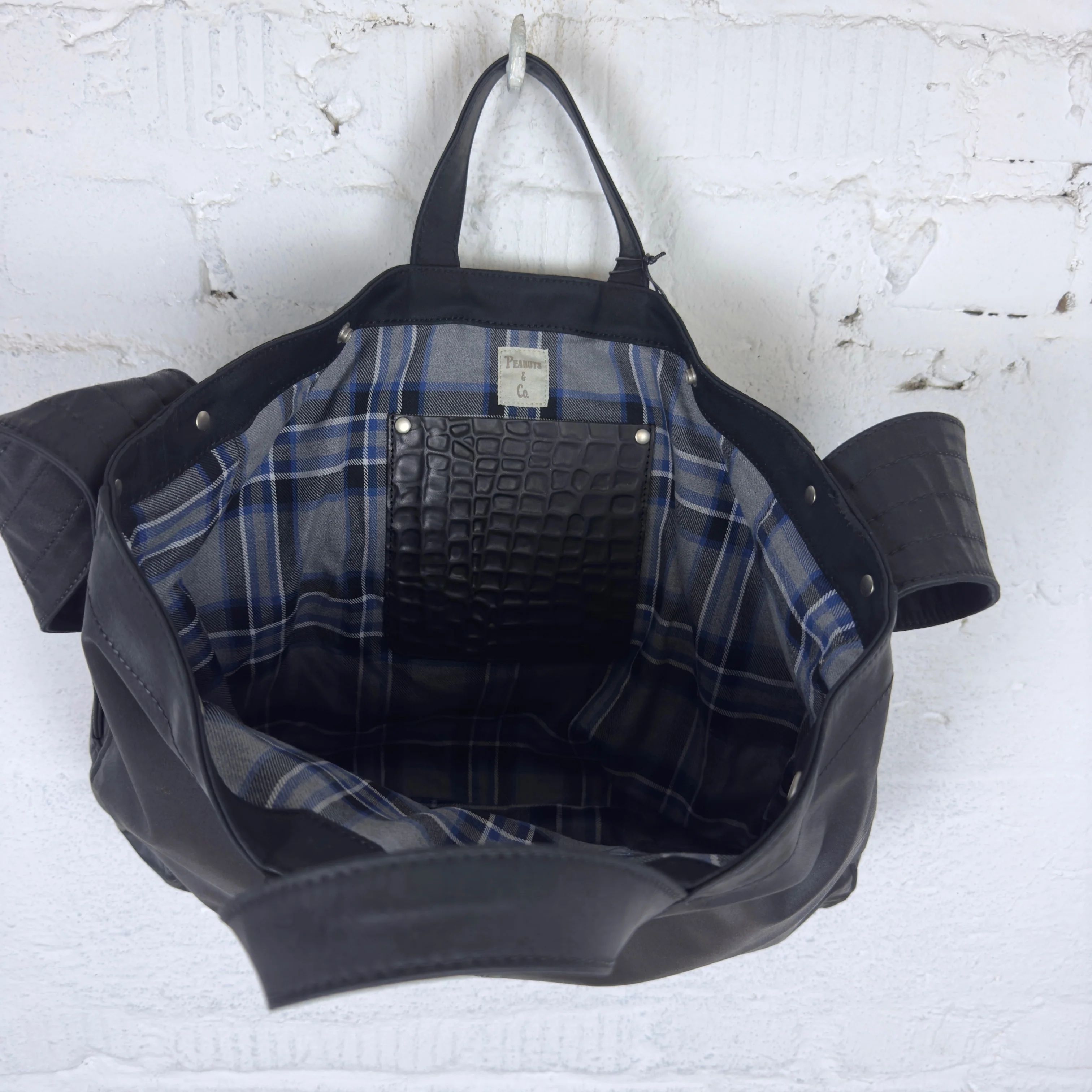 addict clothes x vasco | acv-bg06wx-pnt waxed cotton newspaper bag - Image 4