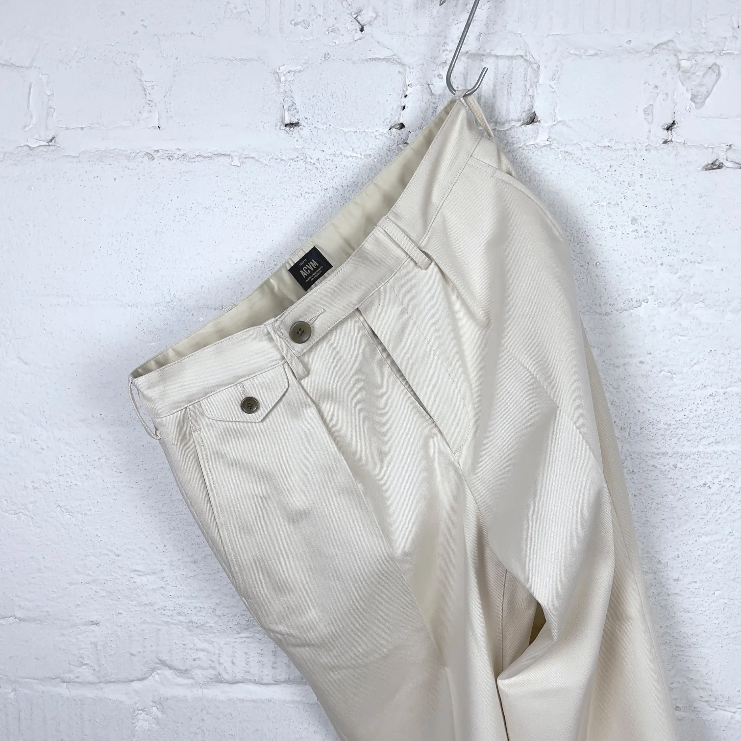 addict clothes | acv-tr02kt single-pleated katsuragi cotton army trousers - ivory - Image 4