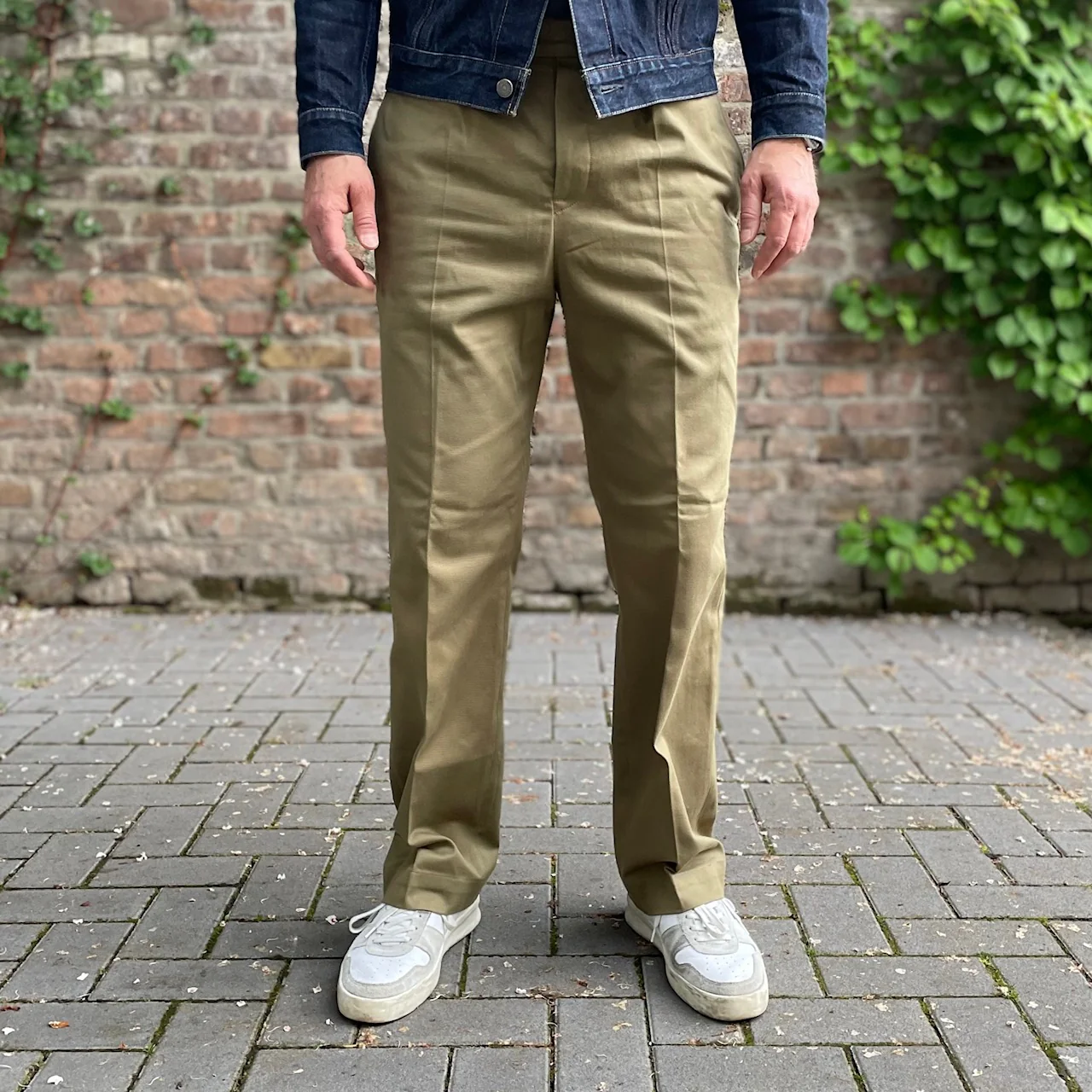 addict clothes | acv-tr02tw single pleated cotton twill trousers - army green - Image 3