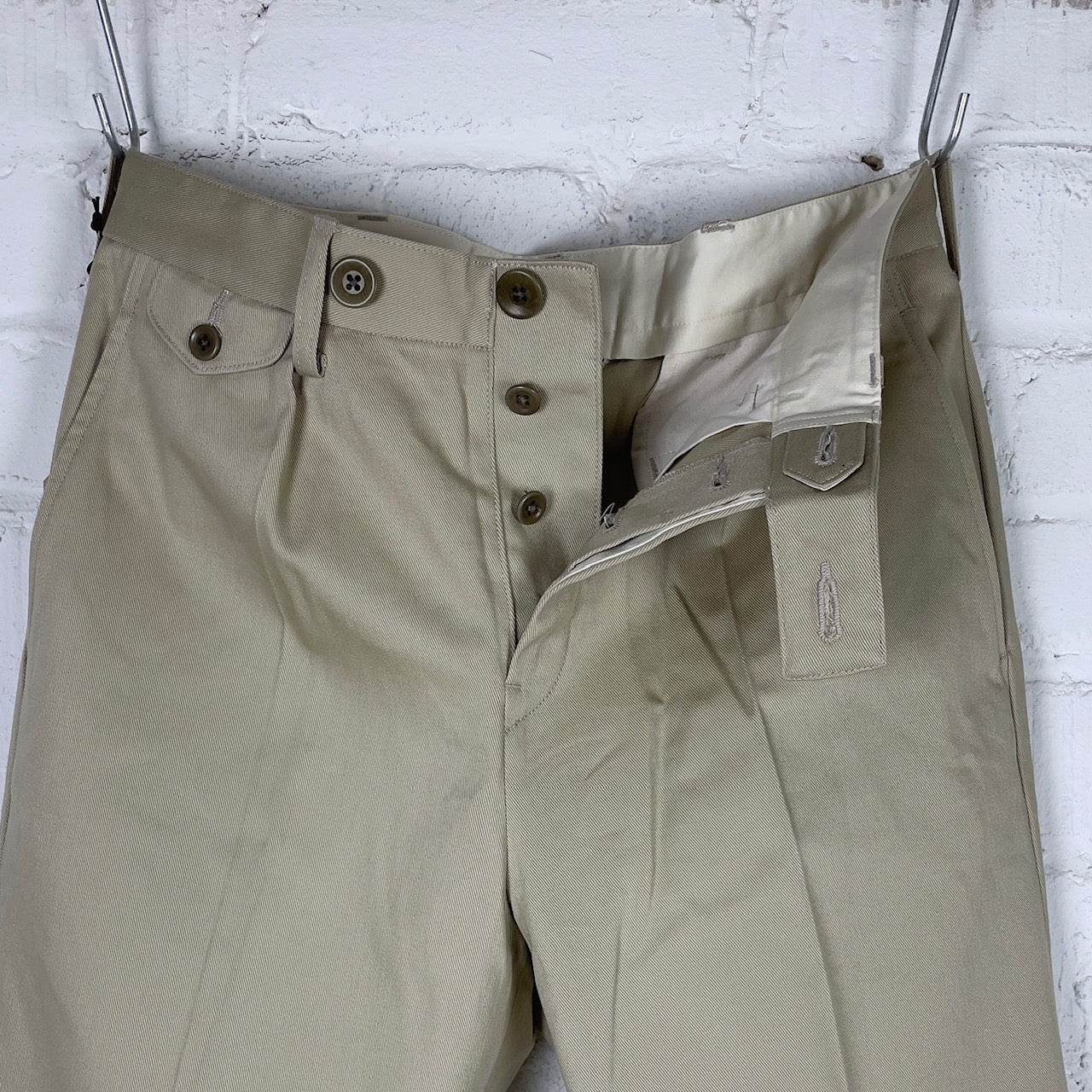 addict clothes | acv-tr02tw single pleated cotton twill trousers - beige - Image 8