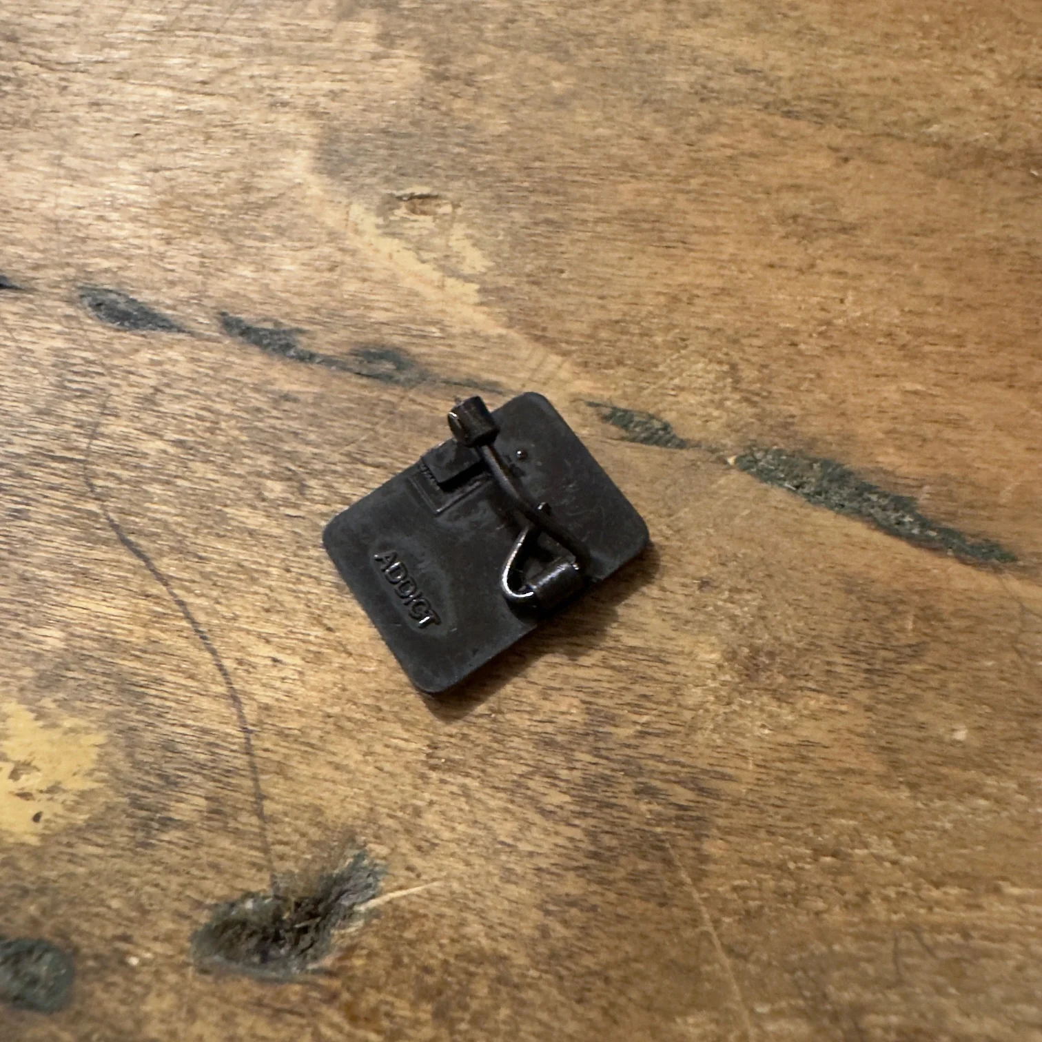addict clothes | ad-pn metal pin - tt 1907 - Image 3