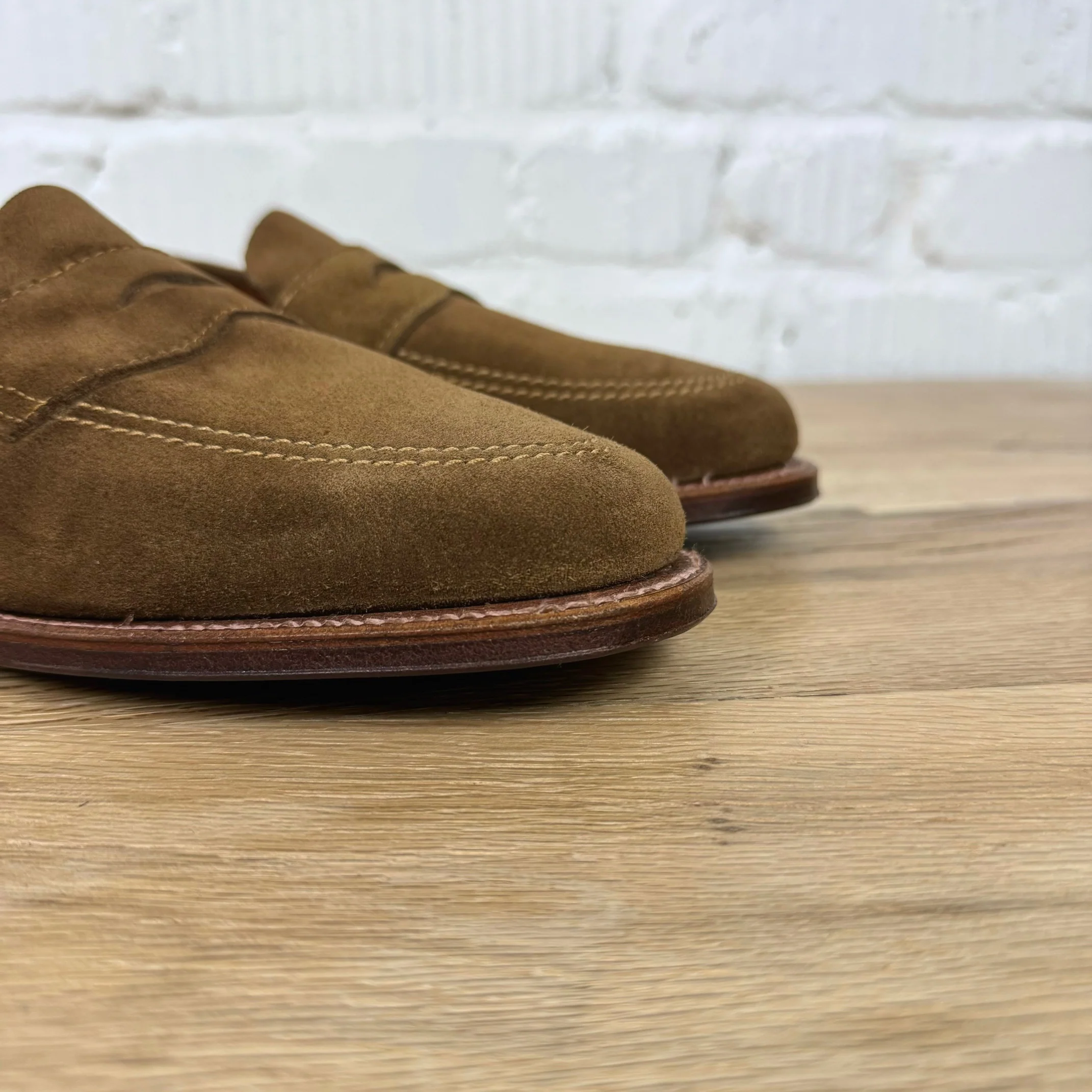alden | 5735f unlined penny loafer in snuff suede - Image 3