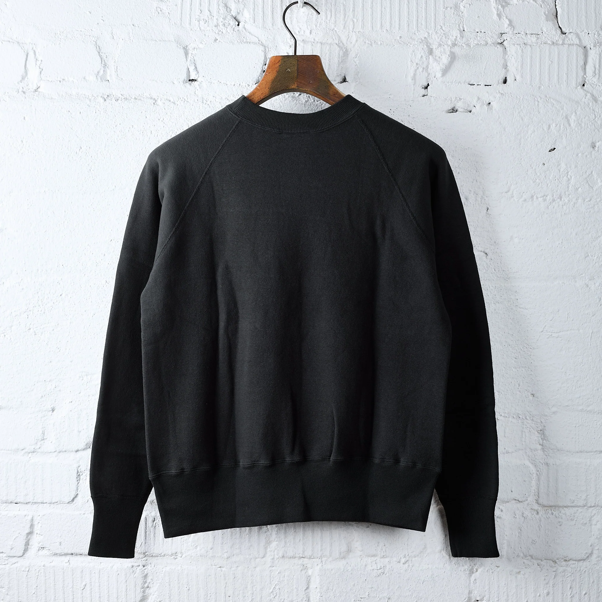 allevol | loopwheel easy sweatshirt black - Image 2
