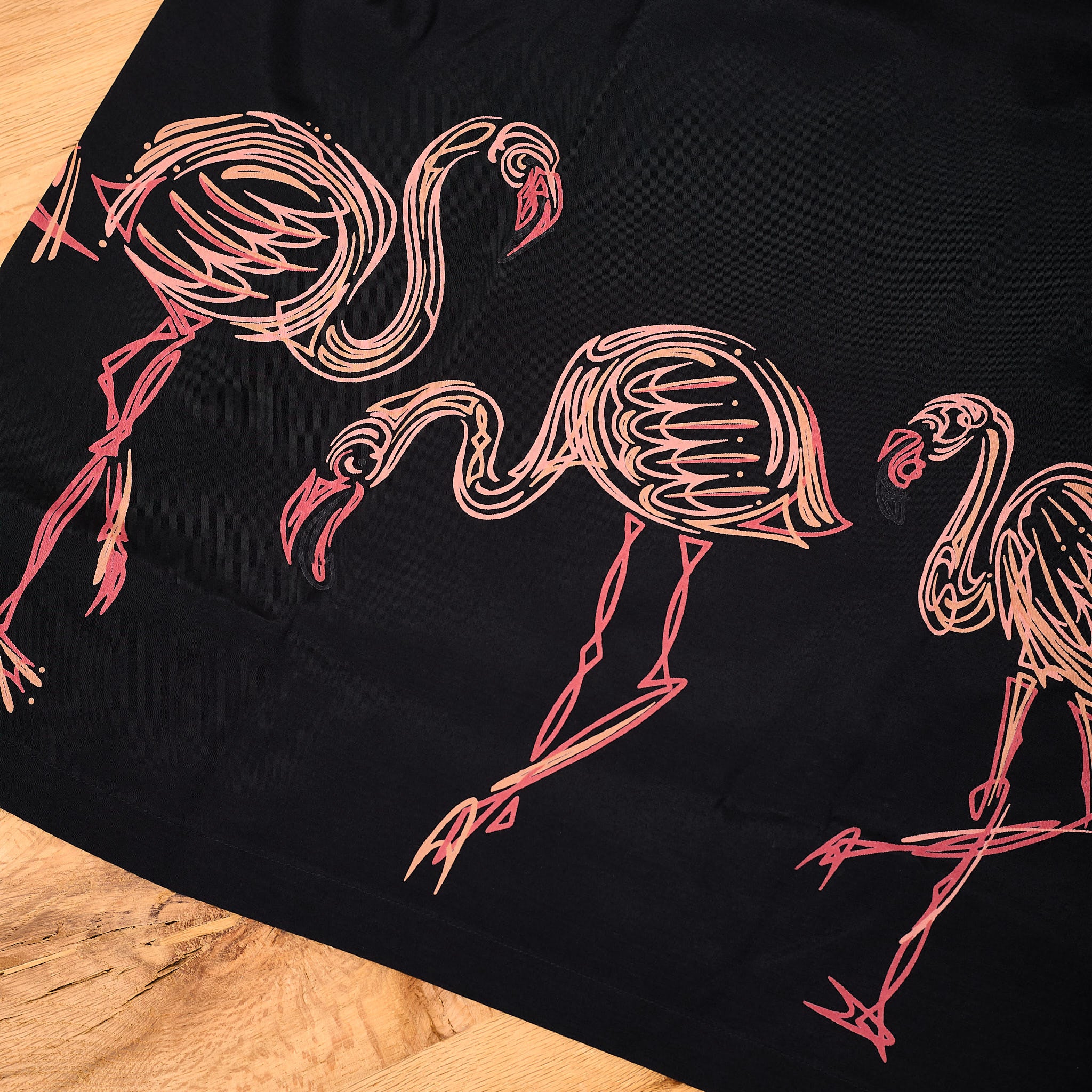aloha blossom | flamingo short sleeve black x pink - Image 5