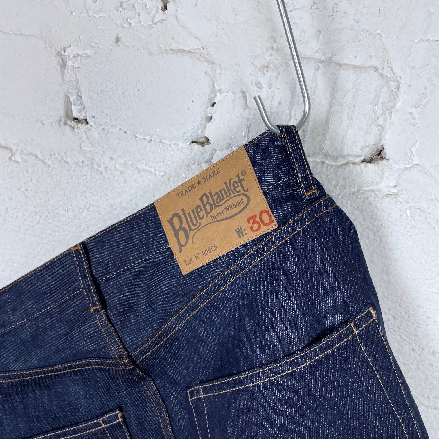 blue blanket | p100 it99 jeans - Image 6