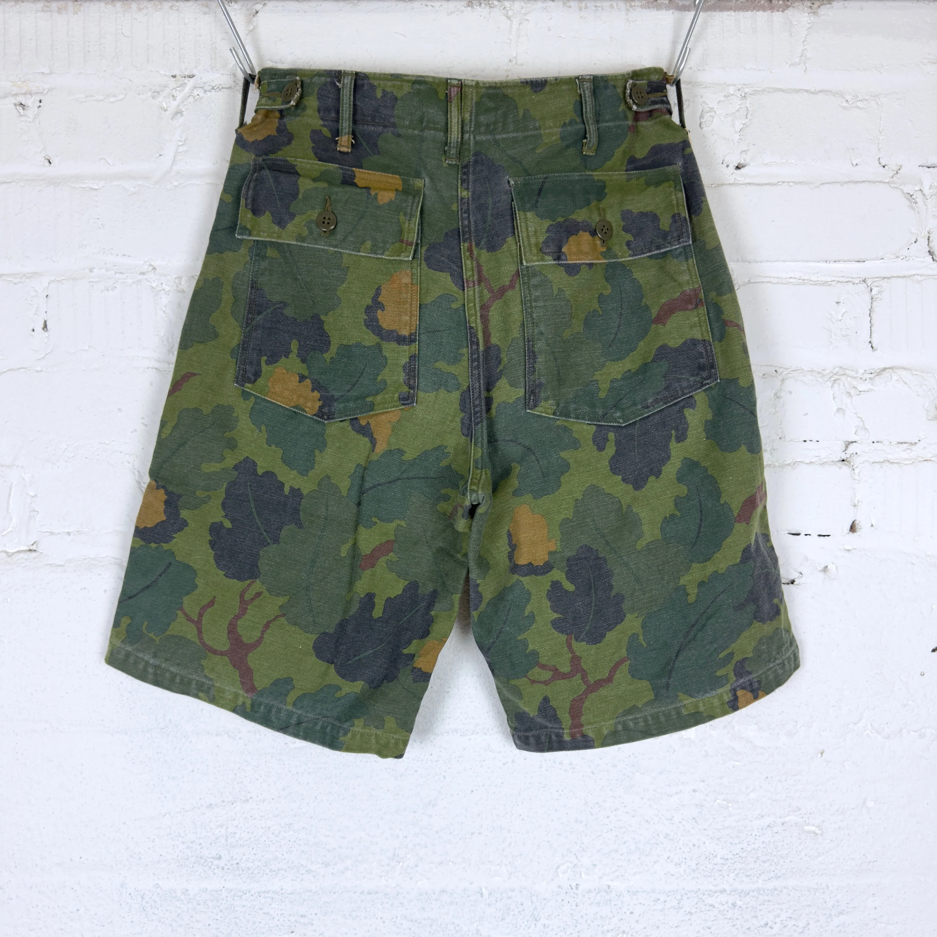 buzz rickson's | br52543 mitchell pattern camo shorts - Image 2