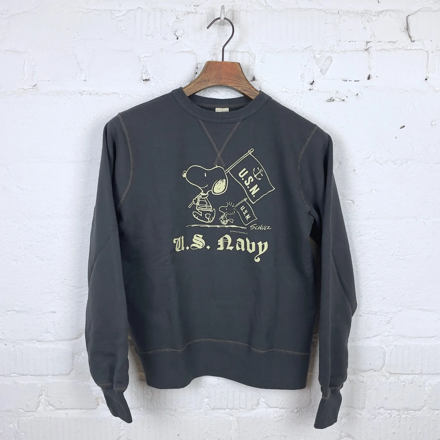 buzz rickson's | br69274 set-in crew sweat x peanuts "us navy" - black