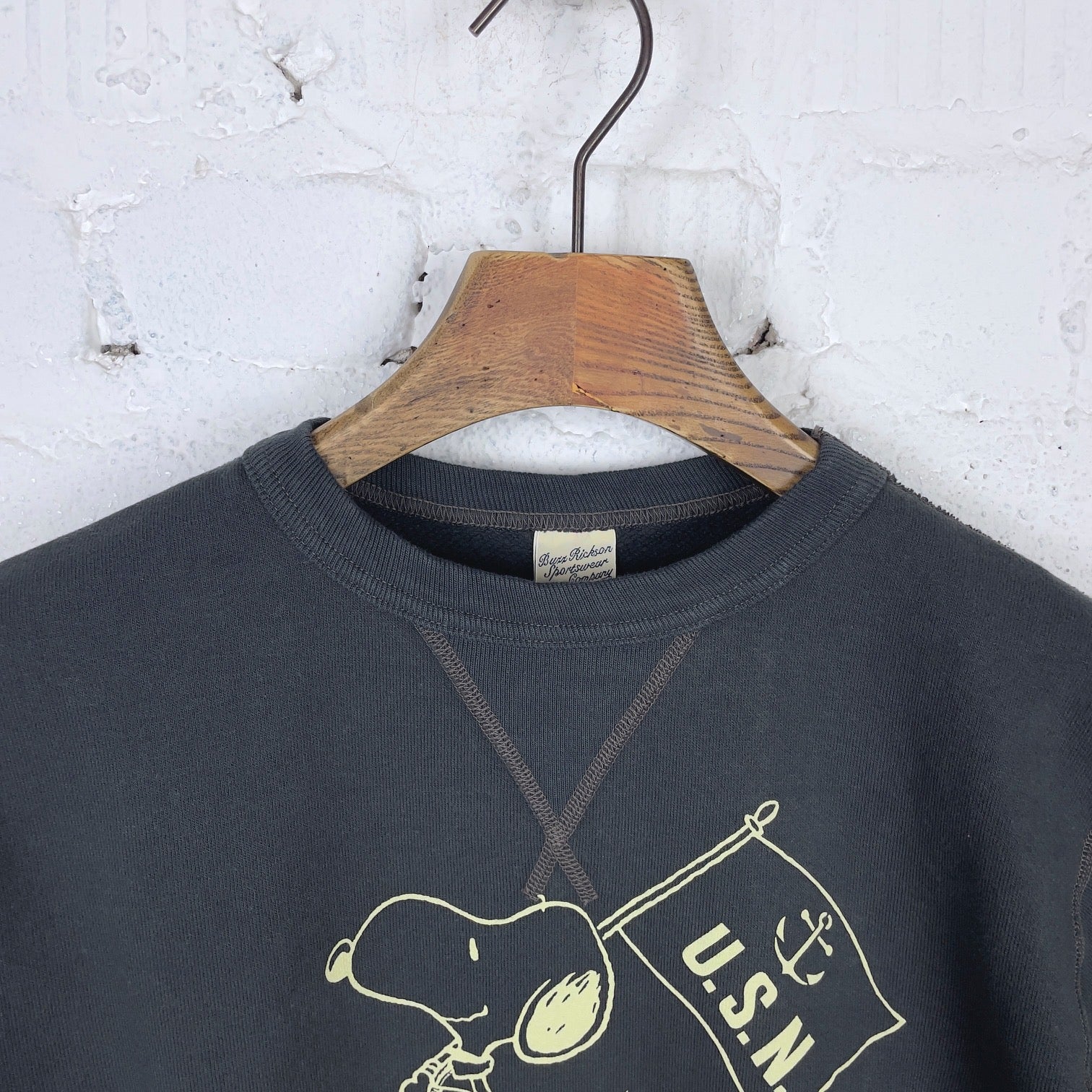 buzz rickson's | br69274 set-in crew sweat x peanuts "us navy" - black - Image 4