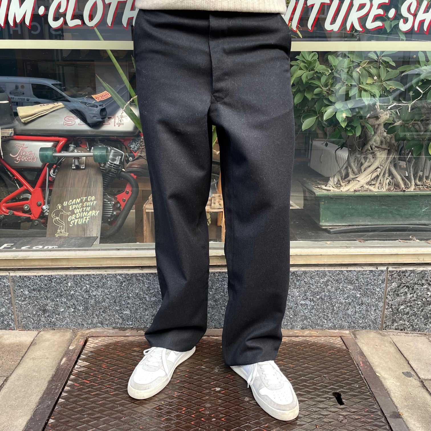 dejavu iconic | dinner pant black - Image 3