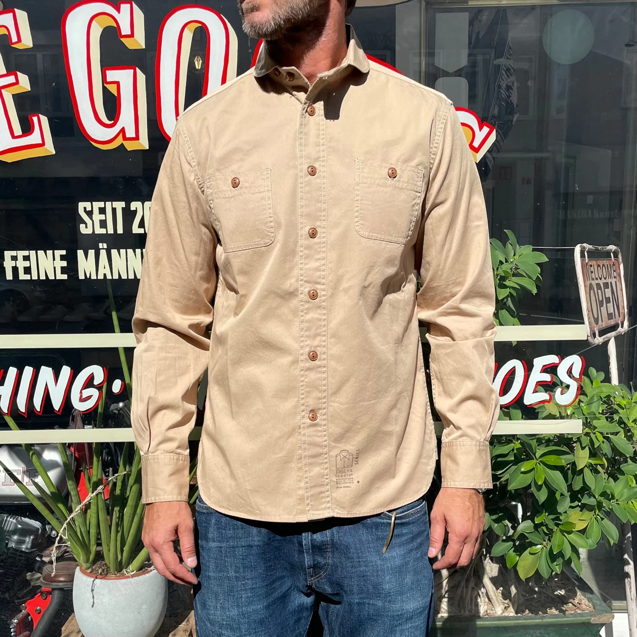dejavu iconic | job round shirt - Image 3