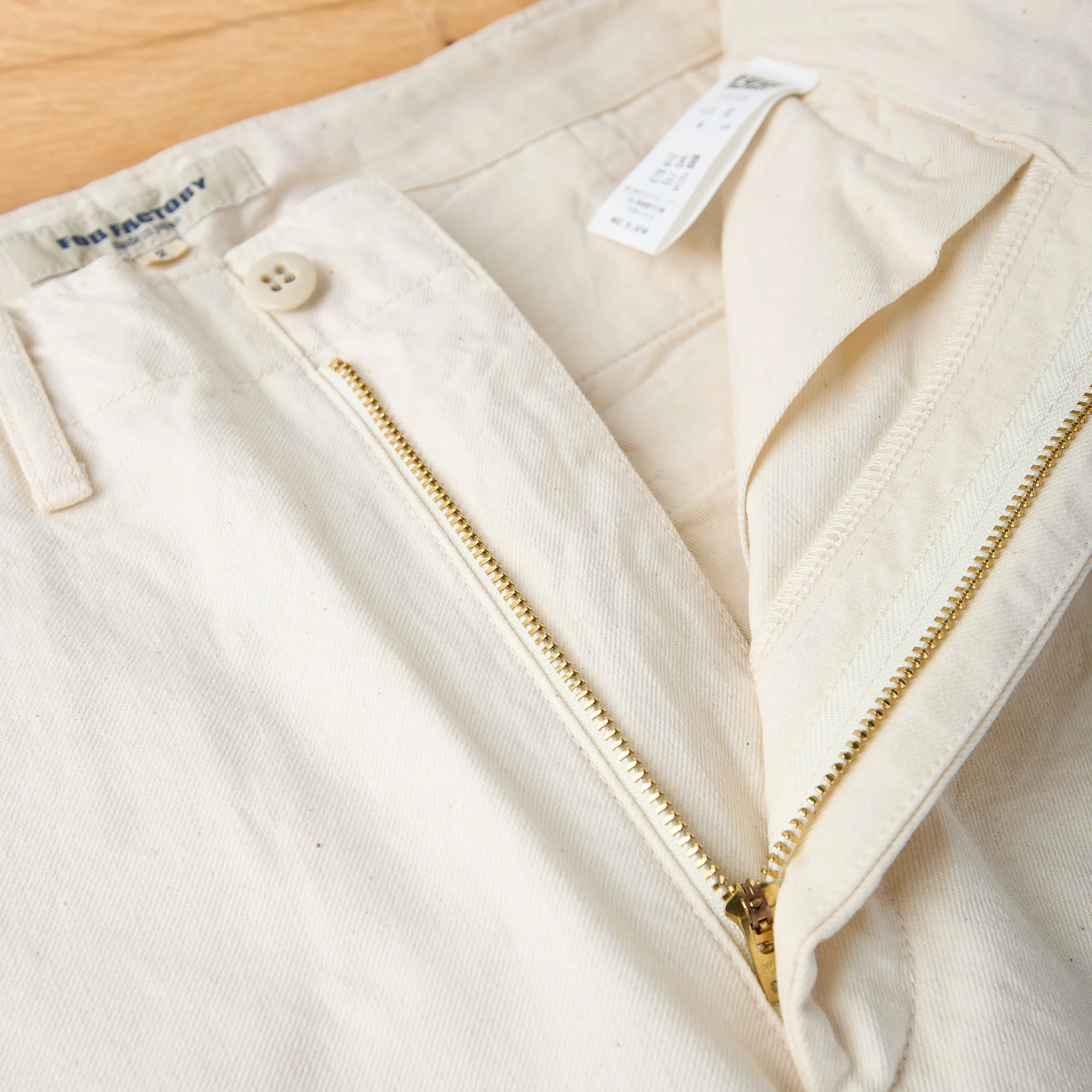 fob factory | f0546 big chino - ecru - Image 3