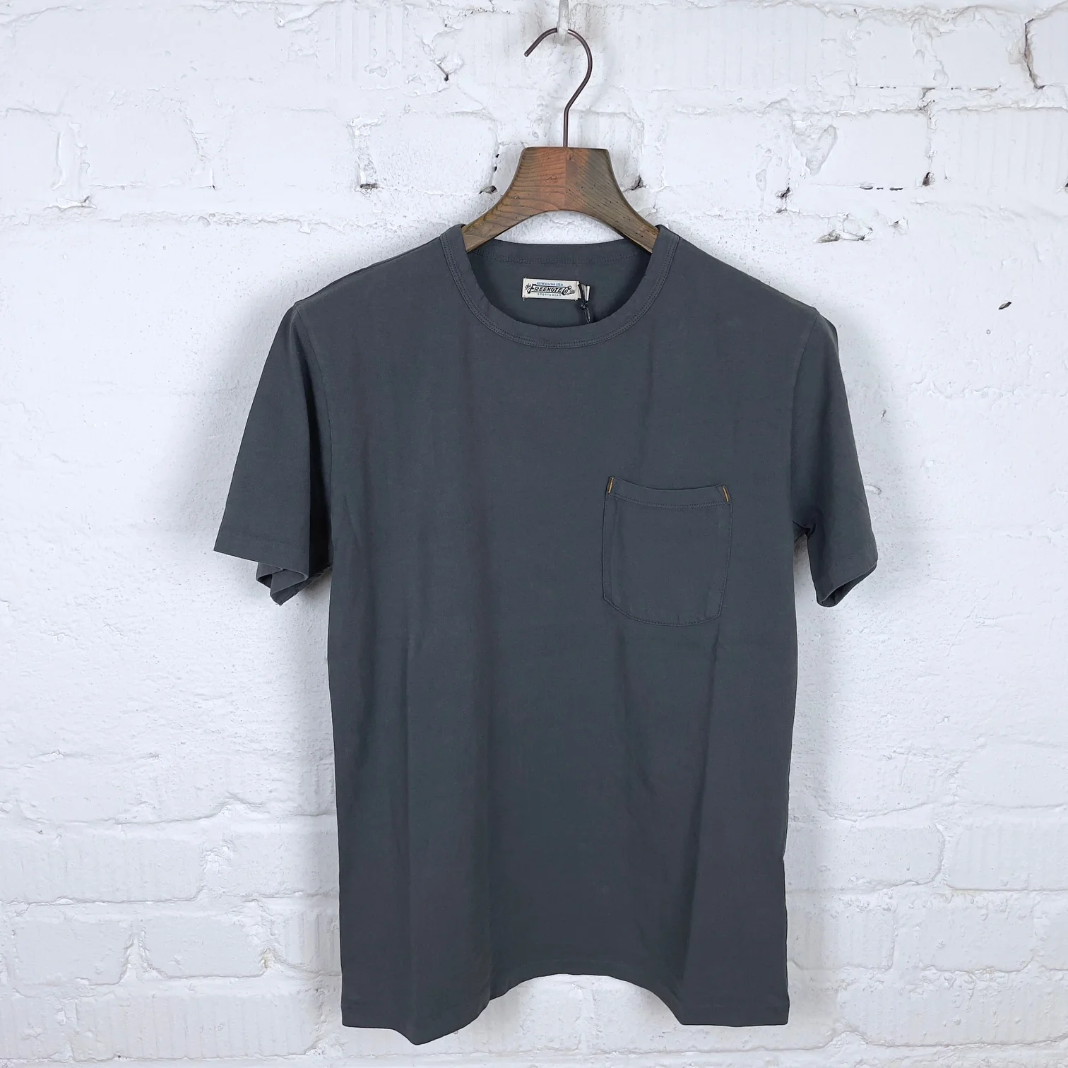 freenote cloth | 9 ounce pocket t-shirt midnight