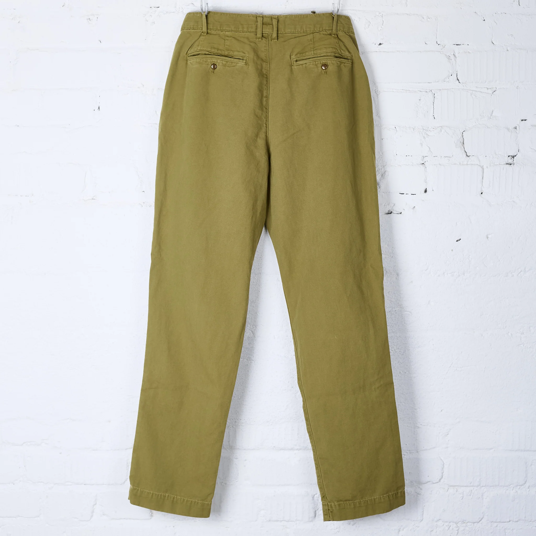 imogene + willie | campbell pleated chino in field tan - Image 4