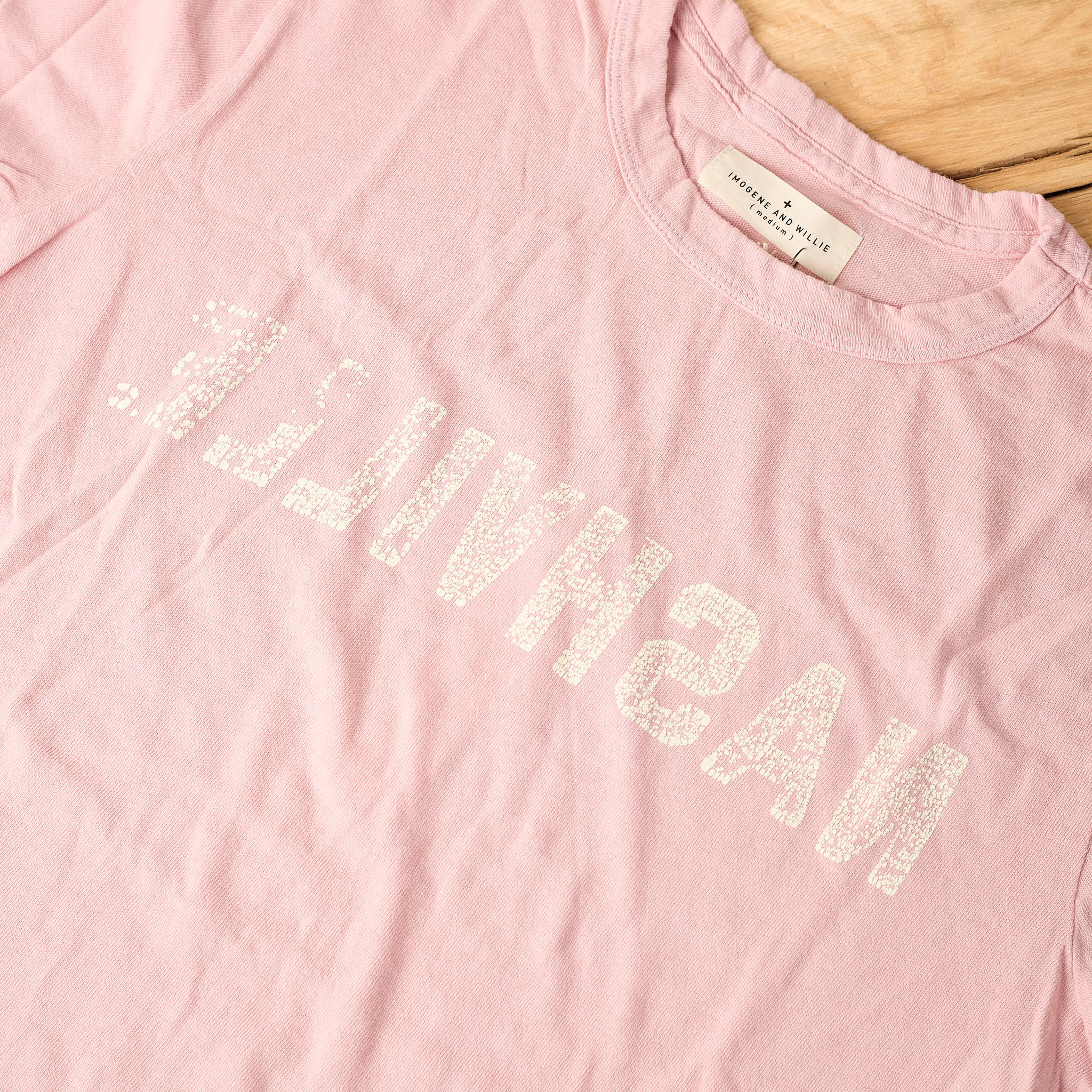 imogene + willie | the "nashville" tee in pink - Image 4