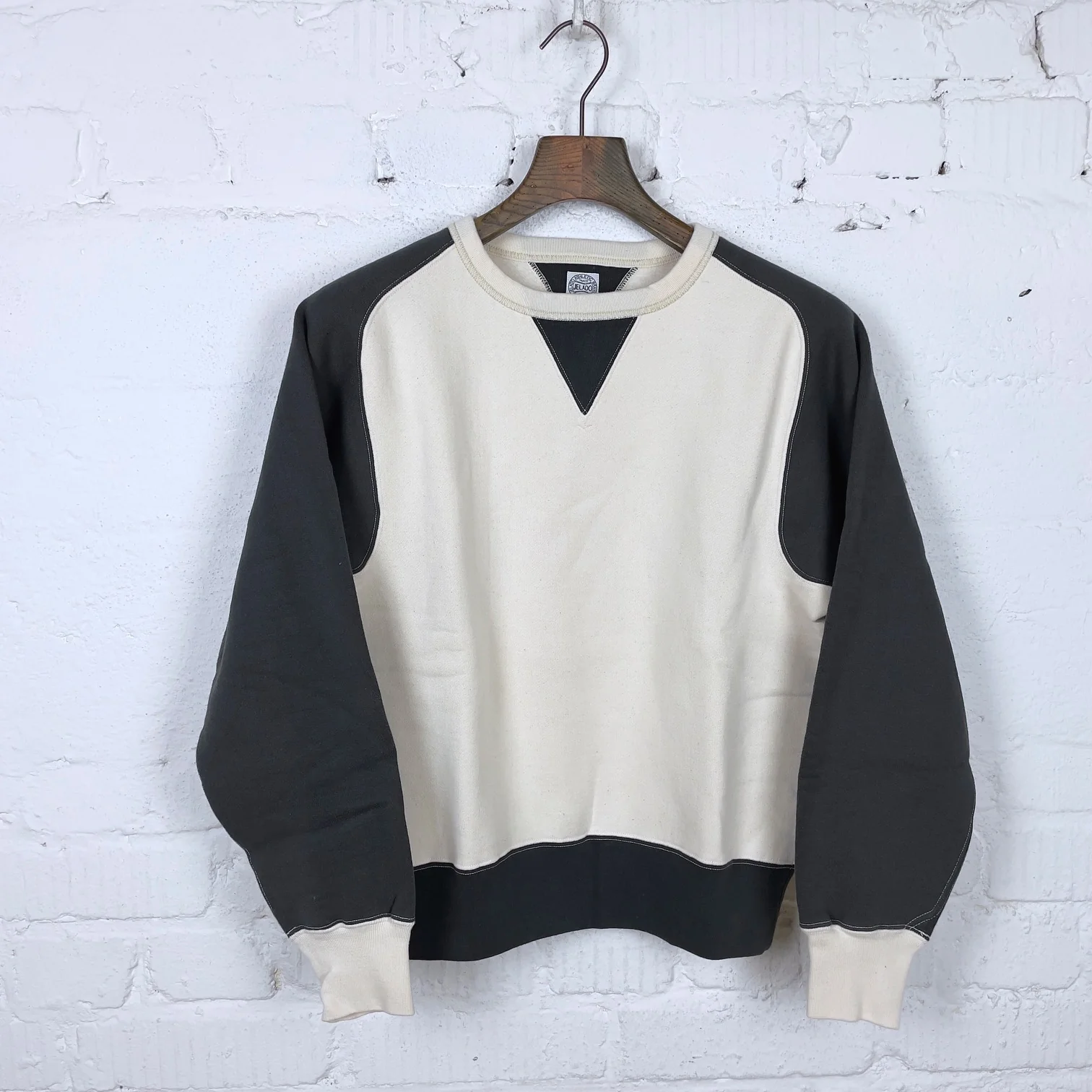 jelado | champs 2 tone sweatshirt - vanilla x black