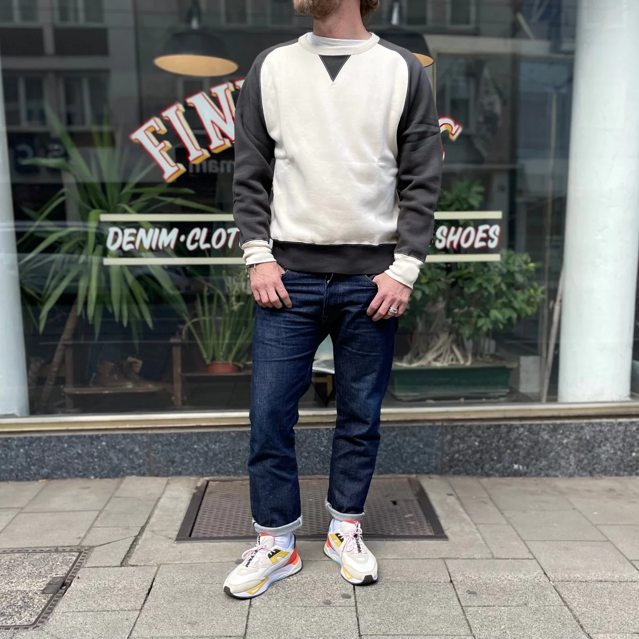 jelado | champs 2 tone sweatshirt - vanilla x black - Image 2