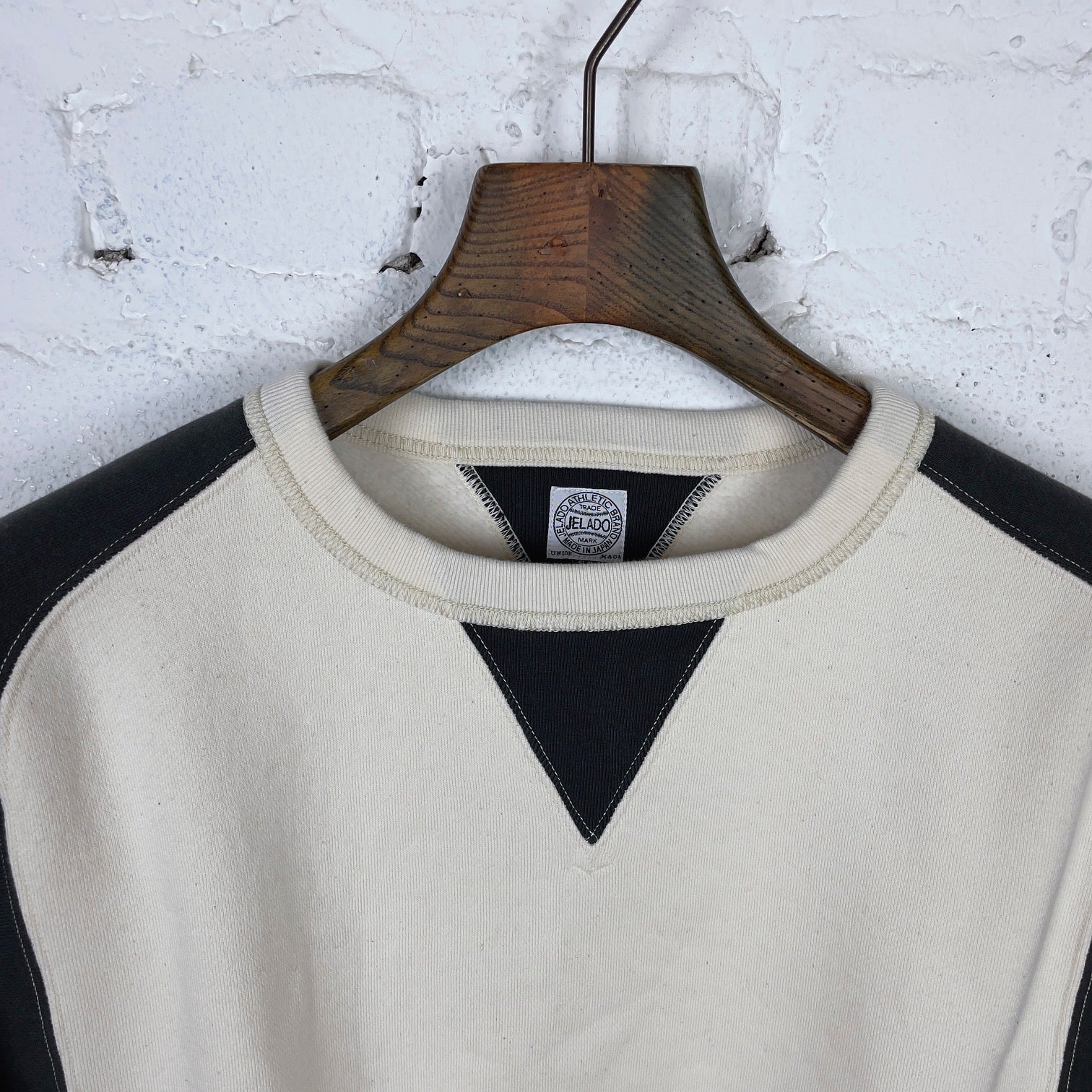 jelado | champs 2 tone sweatshirt - vanilla x black - Image 4