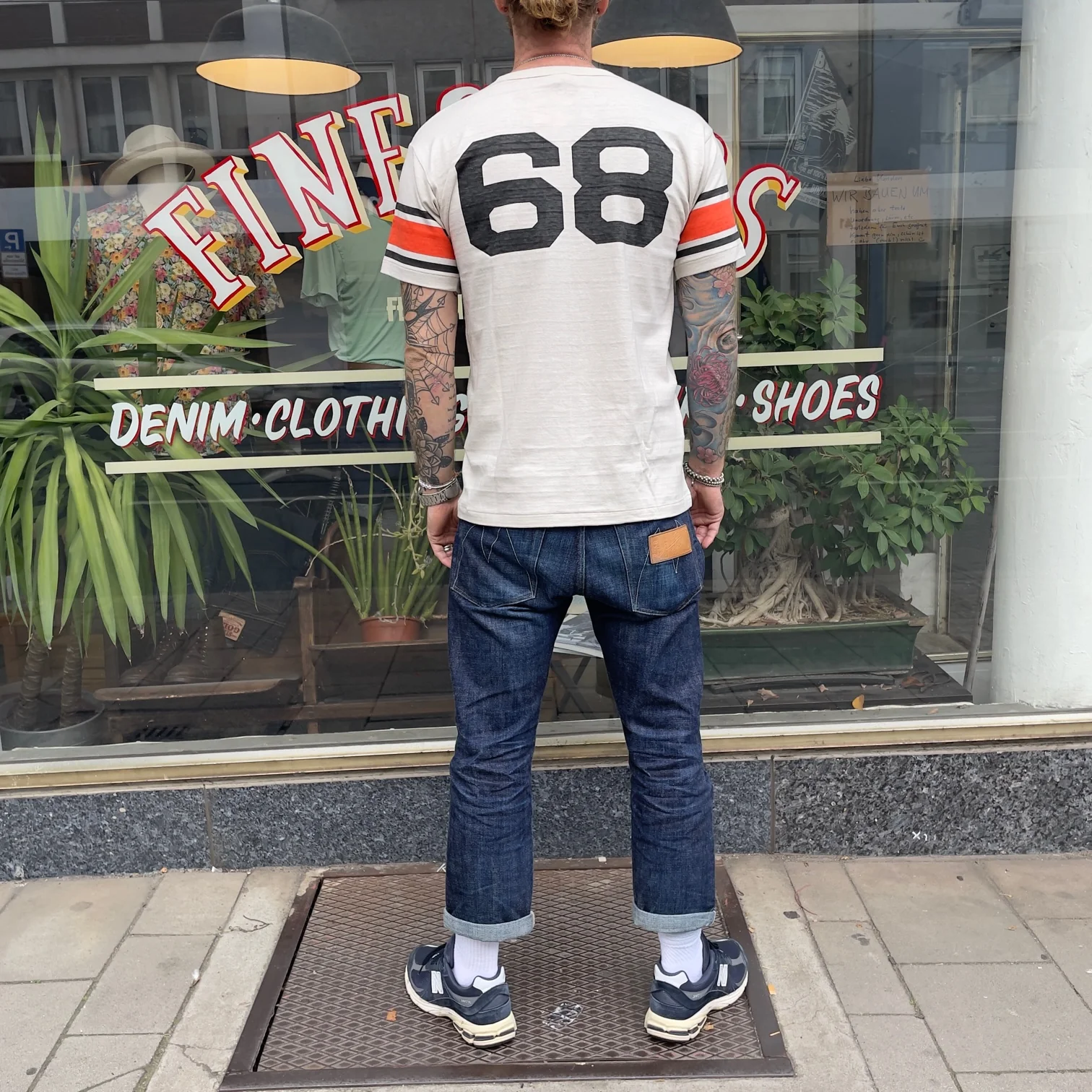 john gluckow by warehouse | jg-cs06 college store numbering t-shirt beige - Image 4