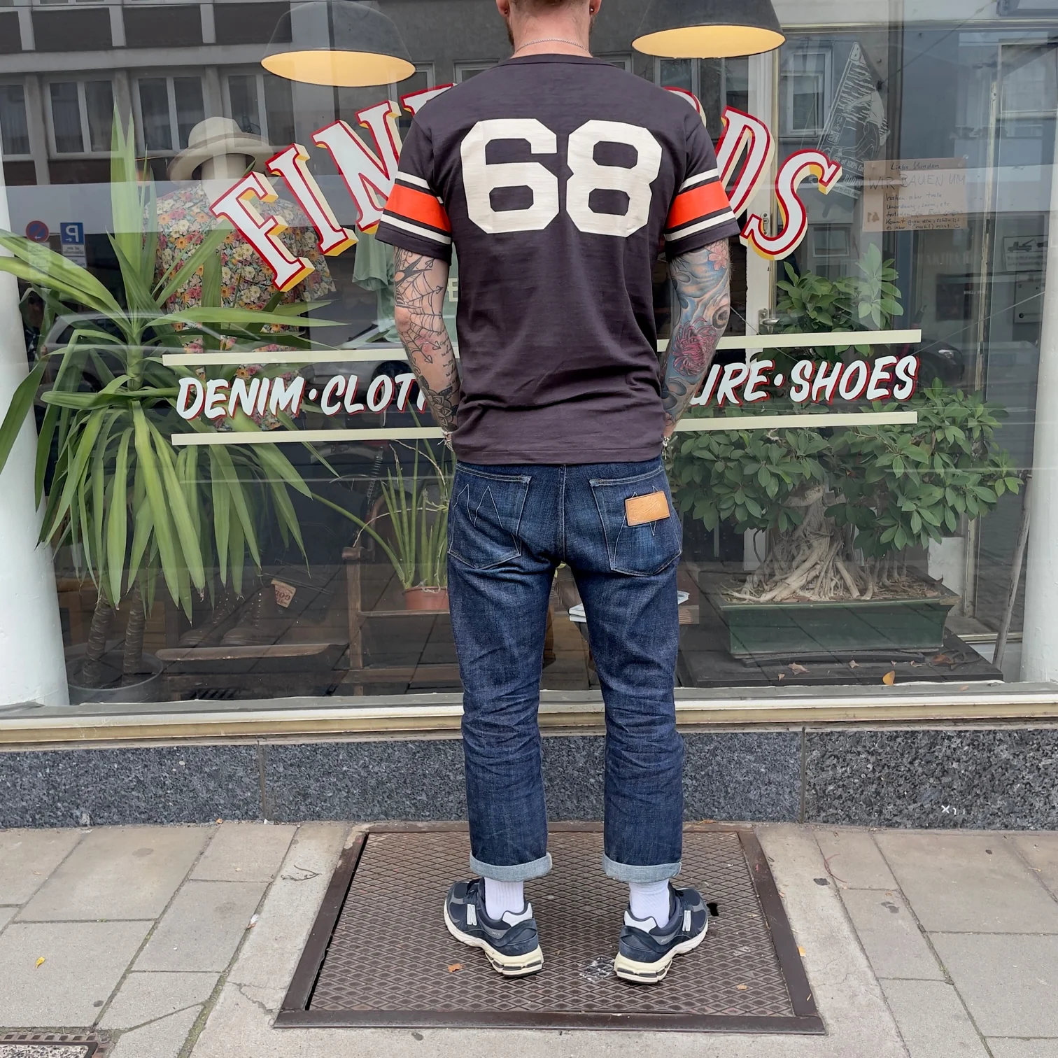 john gluckow by warehouse | jg-cs06 college store numbering t-shirt sumikuro (black) - Image 4