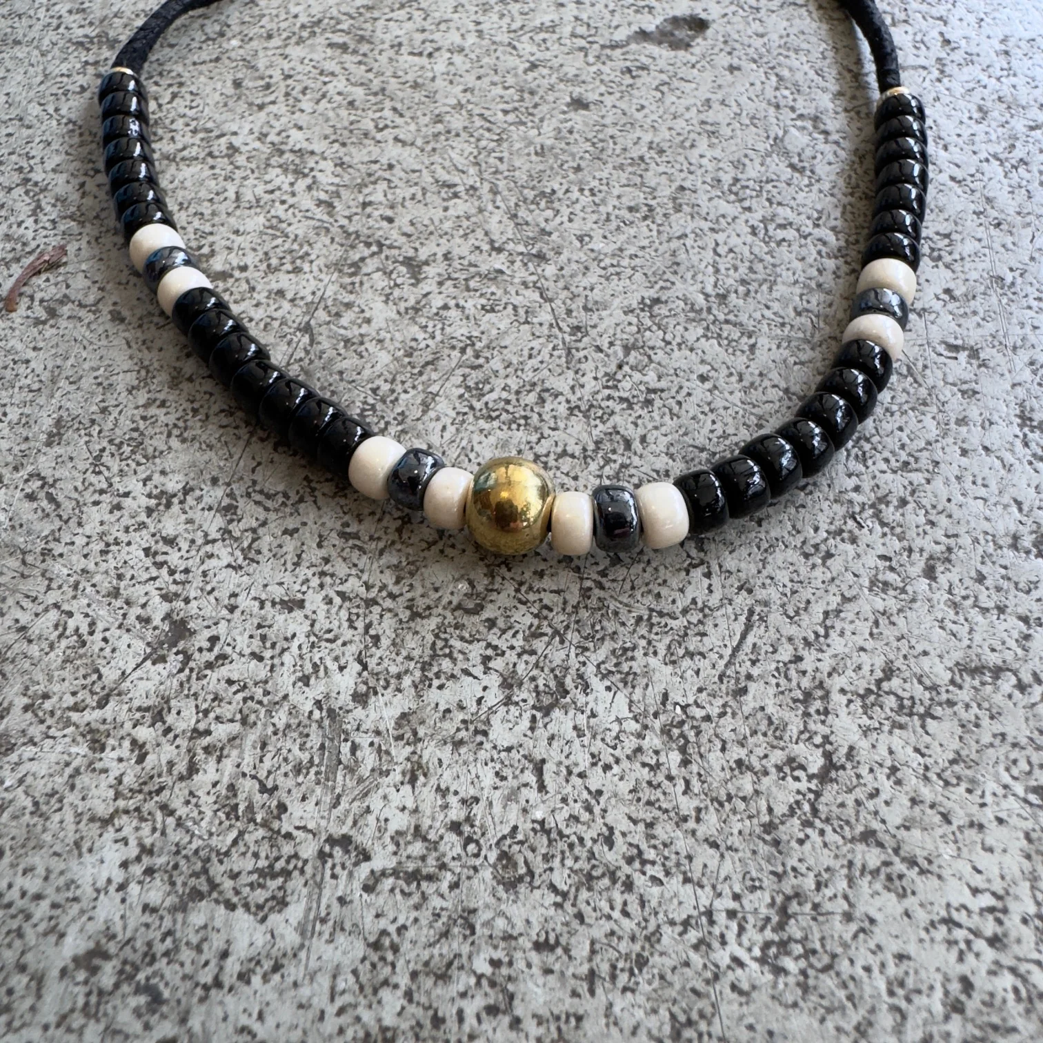kobashi studio | traditional beads bracelet 5mm black / white / gunmetal blue - Image 3