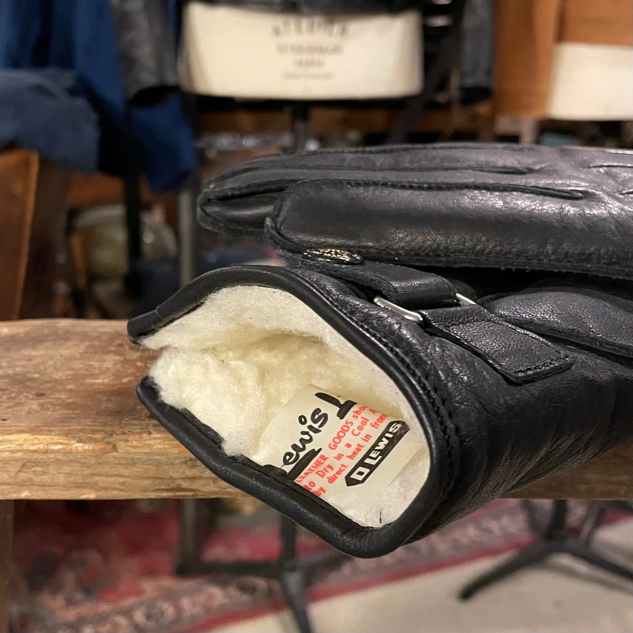 lewis leathers | 810l leather gloves lined - Image 4