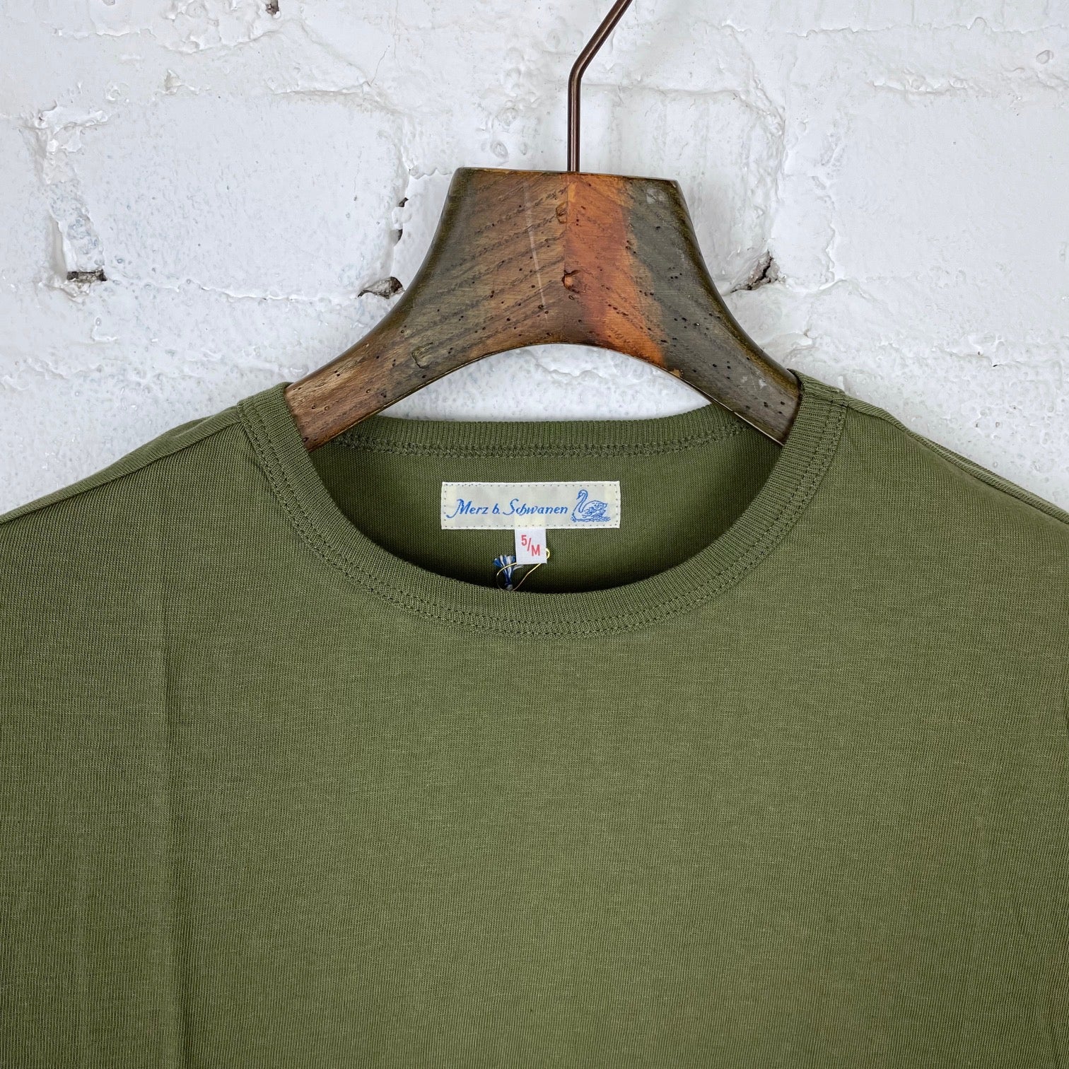 merz b. schwanen | 1950s crew neck tee army - Image 3