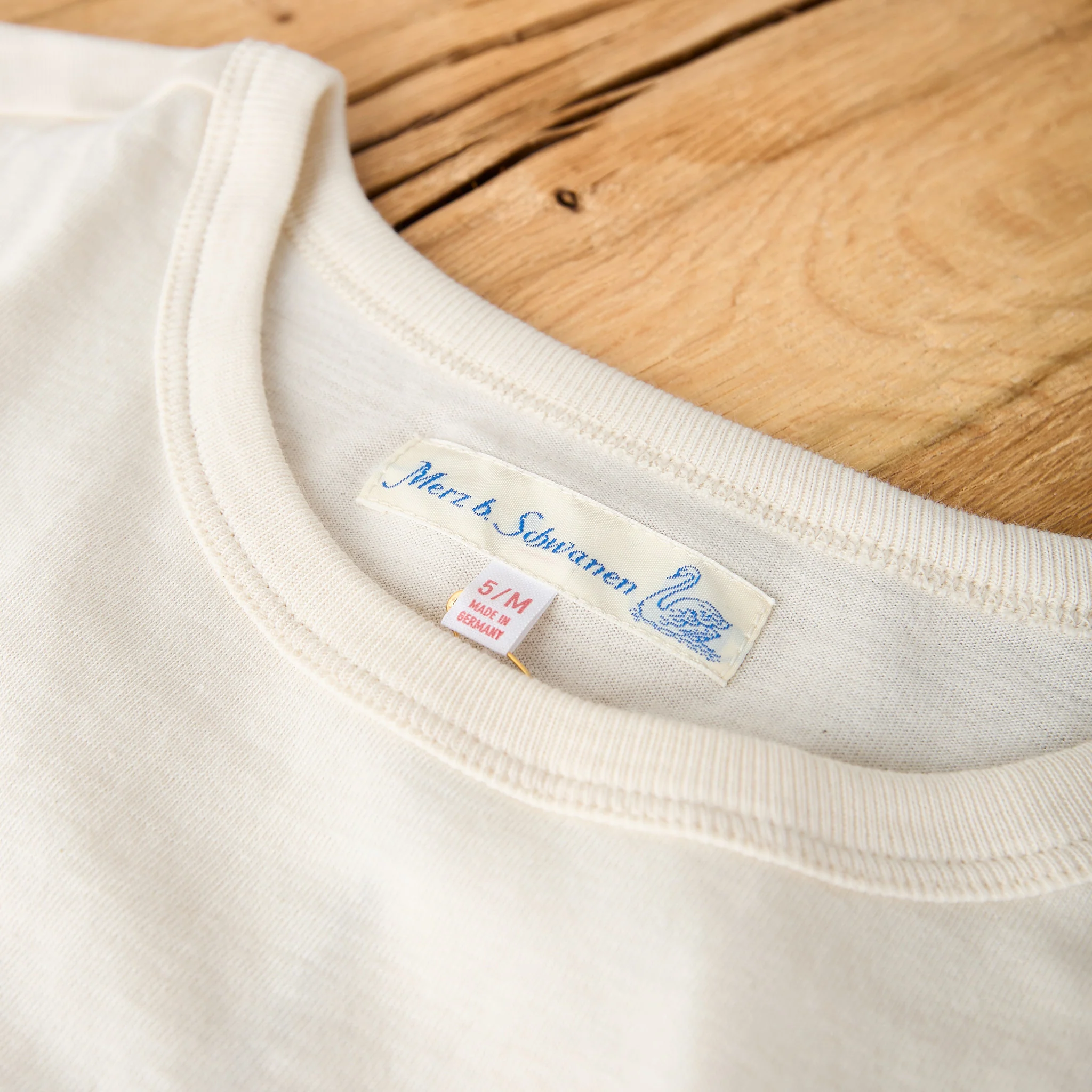 merz b. schwanen | 1950s crew neck tee nature - Image 4