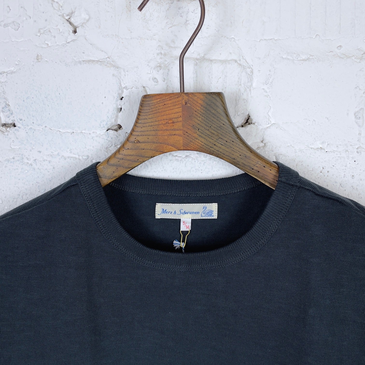 merz b. schwanen | 2s14 men's crew neck tee charcoal - Image 2