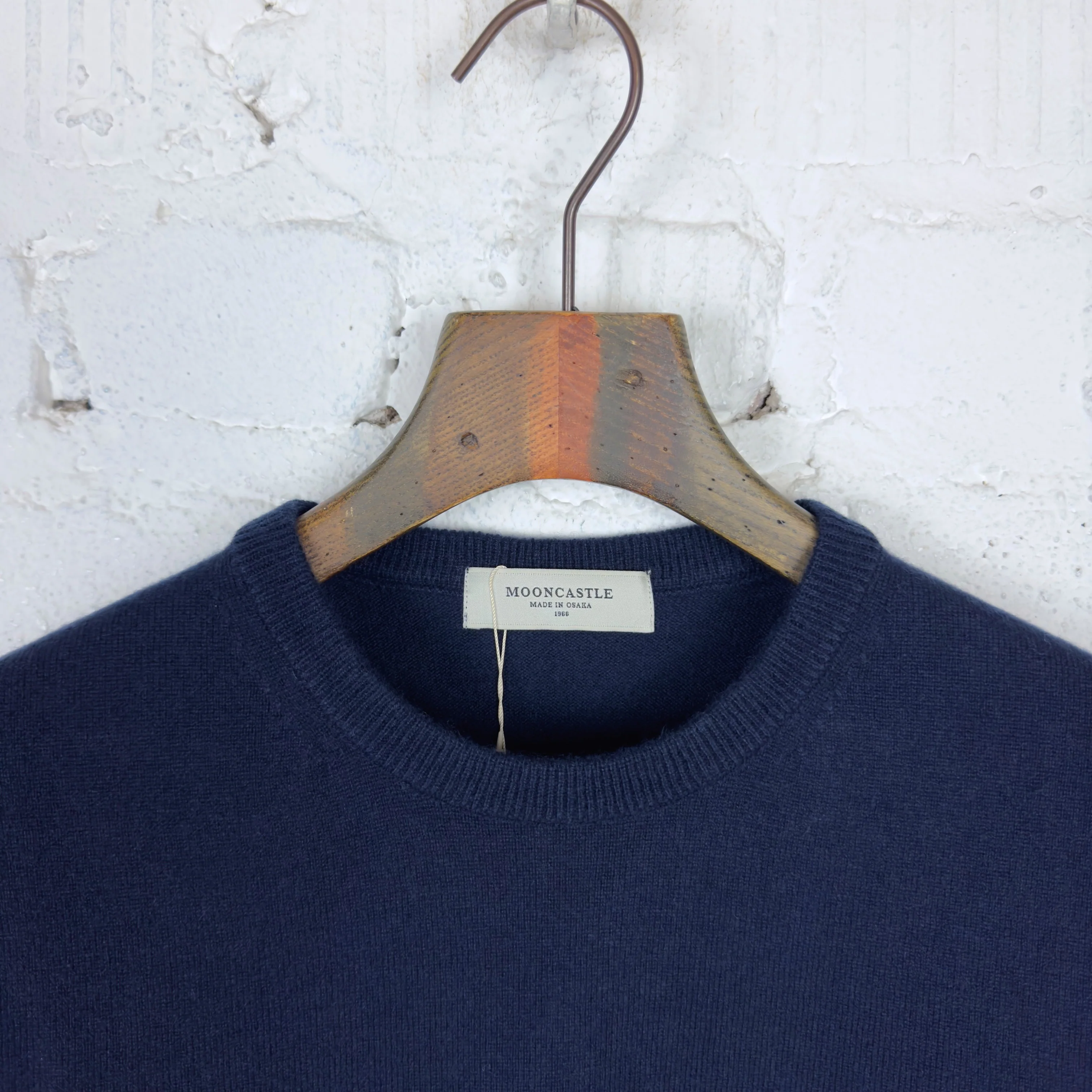 mooncastle | m2303 cashmere crew neck knit navy - Image 3