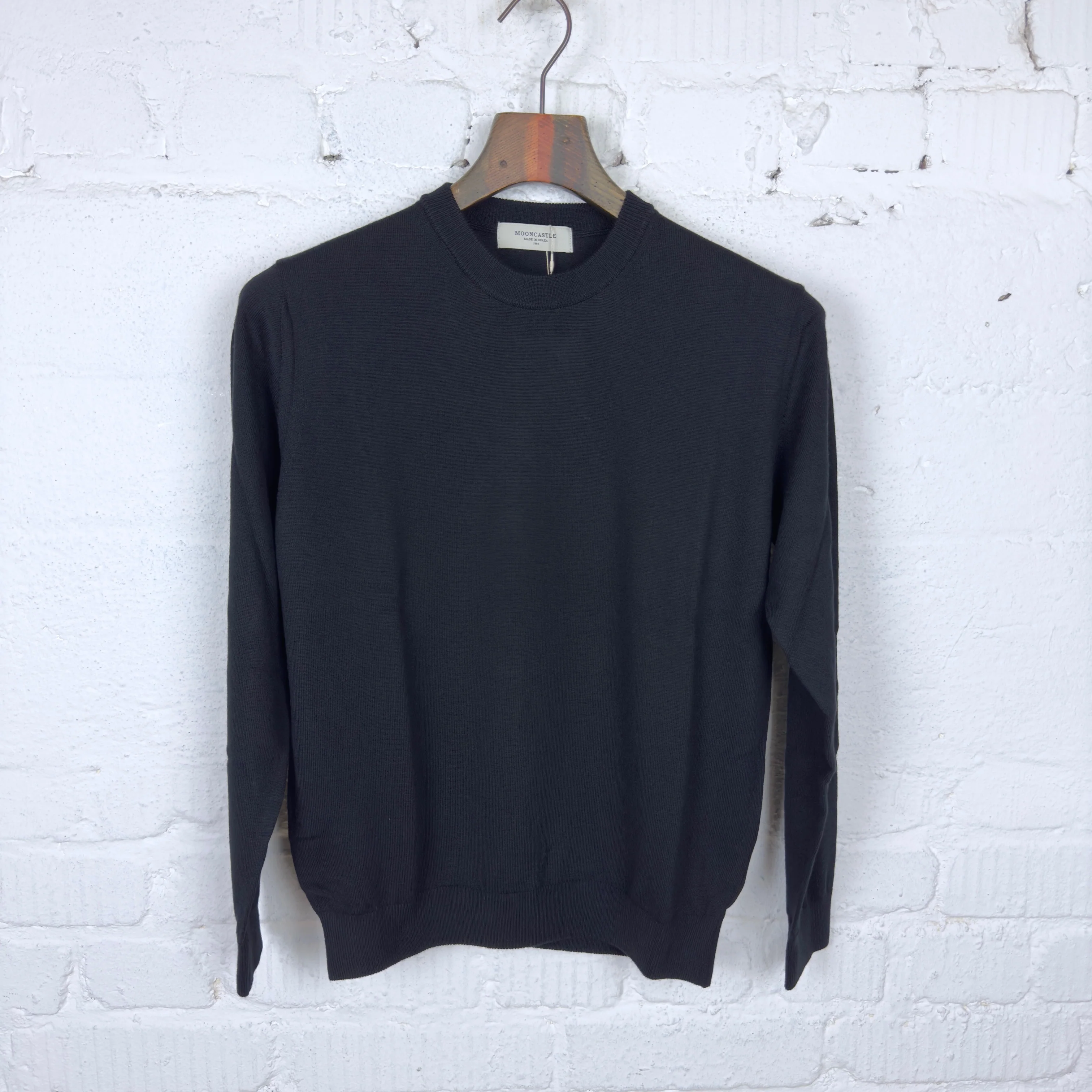 mooncastle | mc2 wool crew neck knit black
