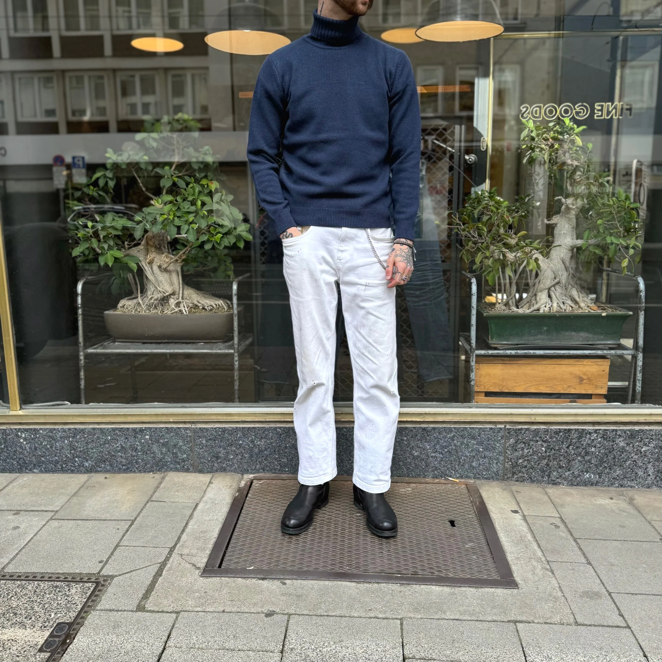mooncastle | mc24 cashmere silk wool turtle neck knit navy blue - Image 2