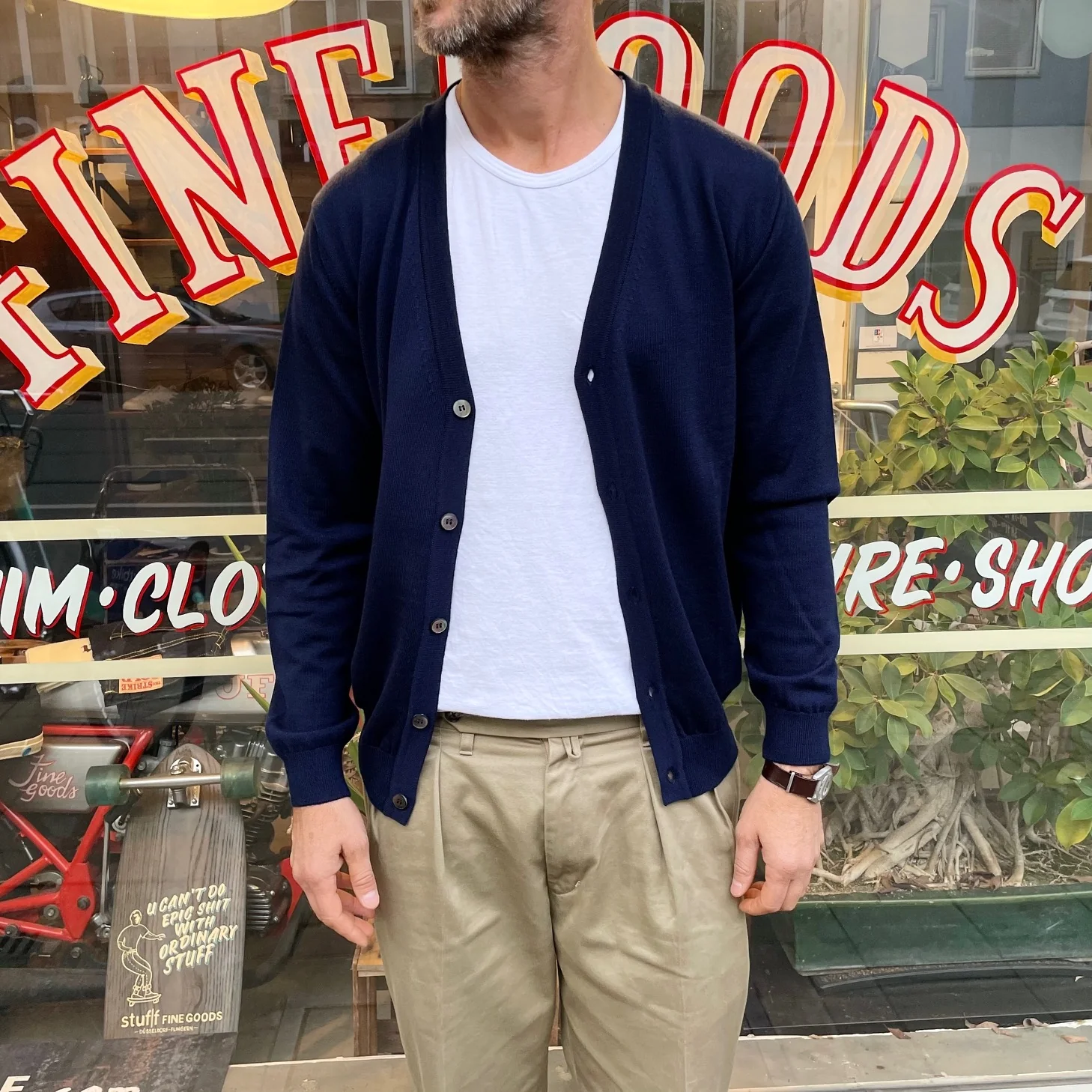 mooncastle | wool cardigan navy - Image 2