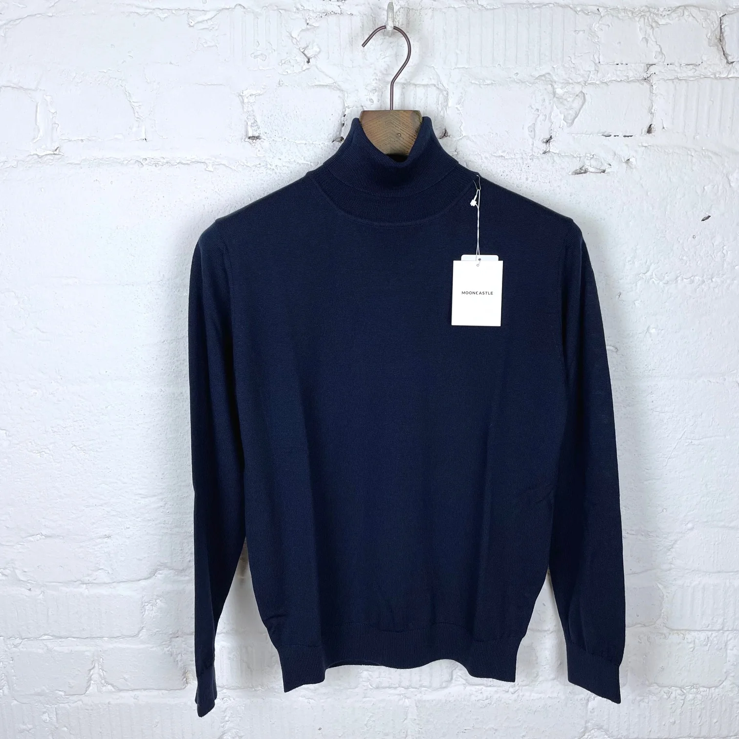 mooncastle | mc8 wool turtle neck knit navy