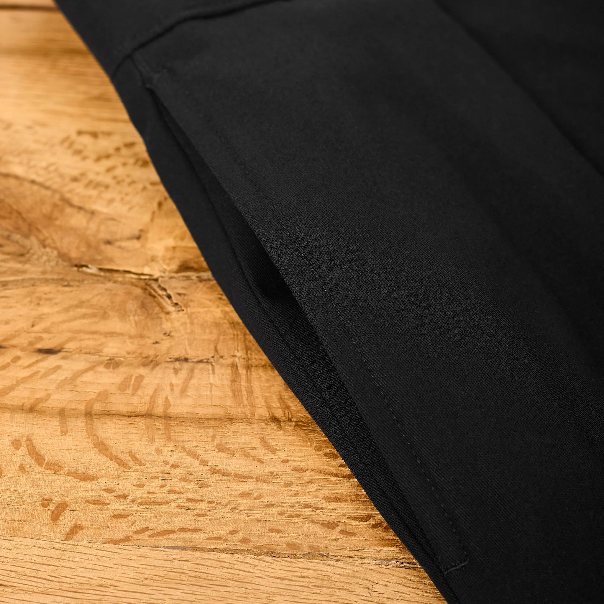 neat | cotton venetian gurkha shorts black - Image 4