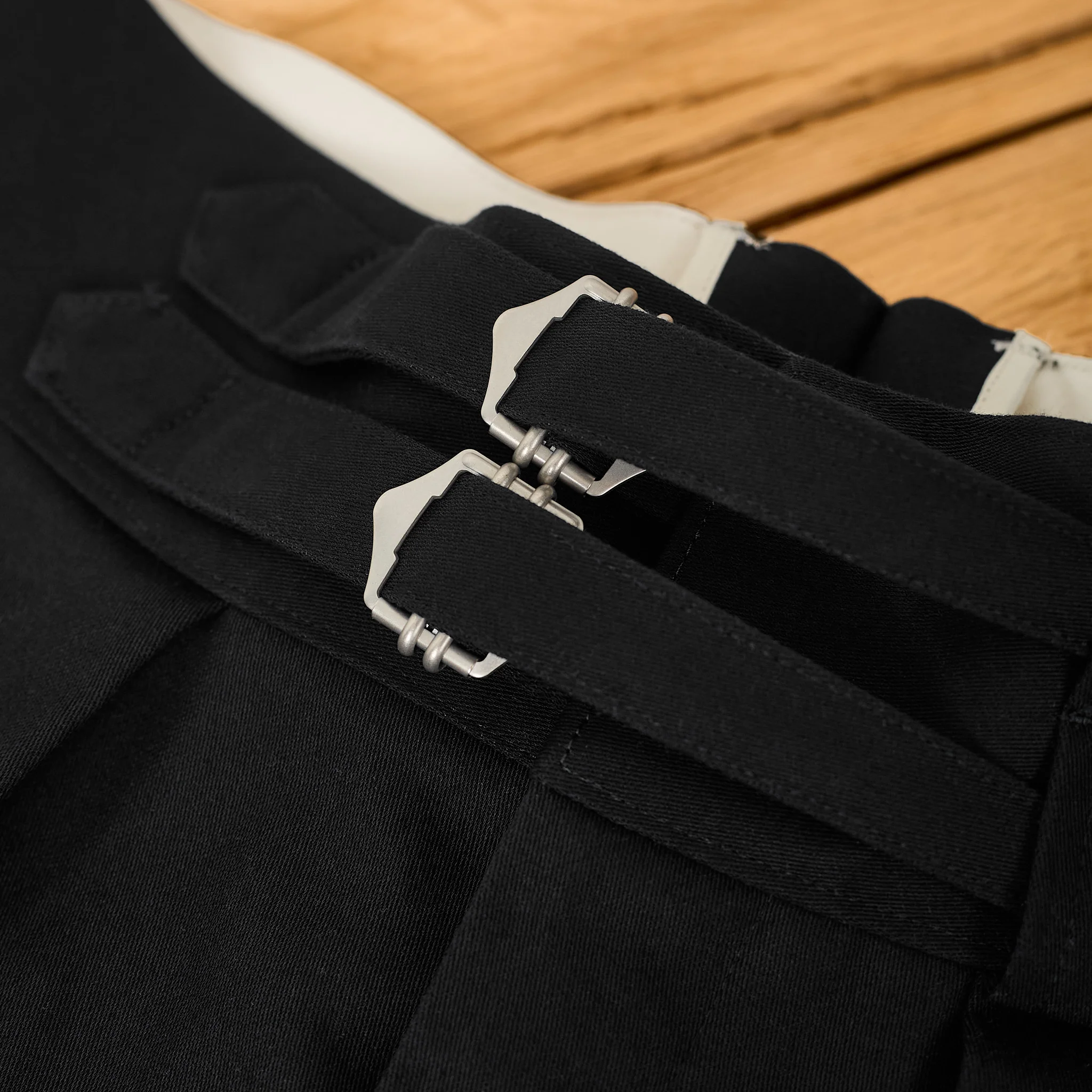 neat | cotton venetian gurkha shorts black - Image 6