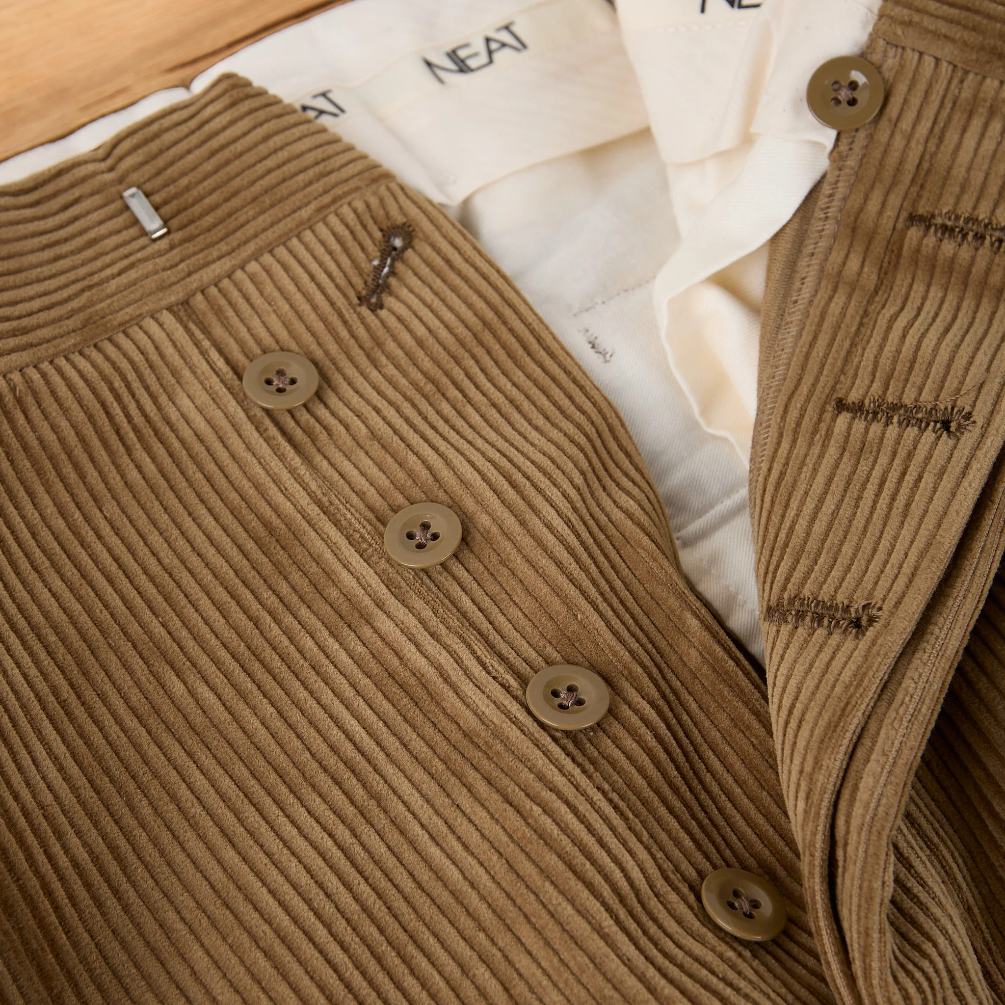 neat | highdensity corduroy standard - camel - Image 2