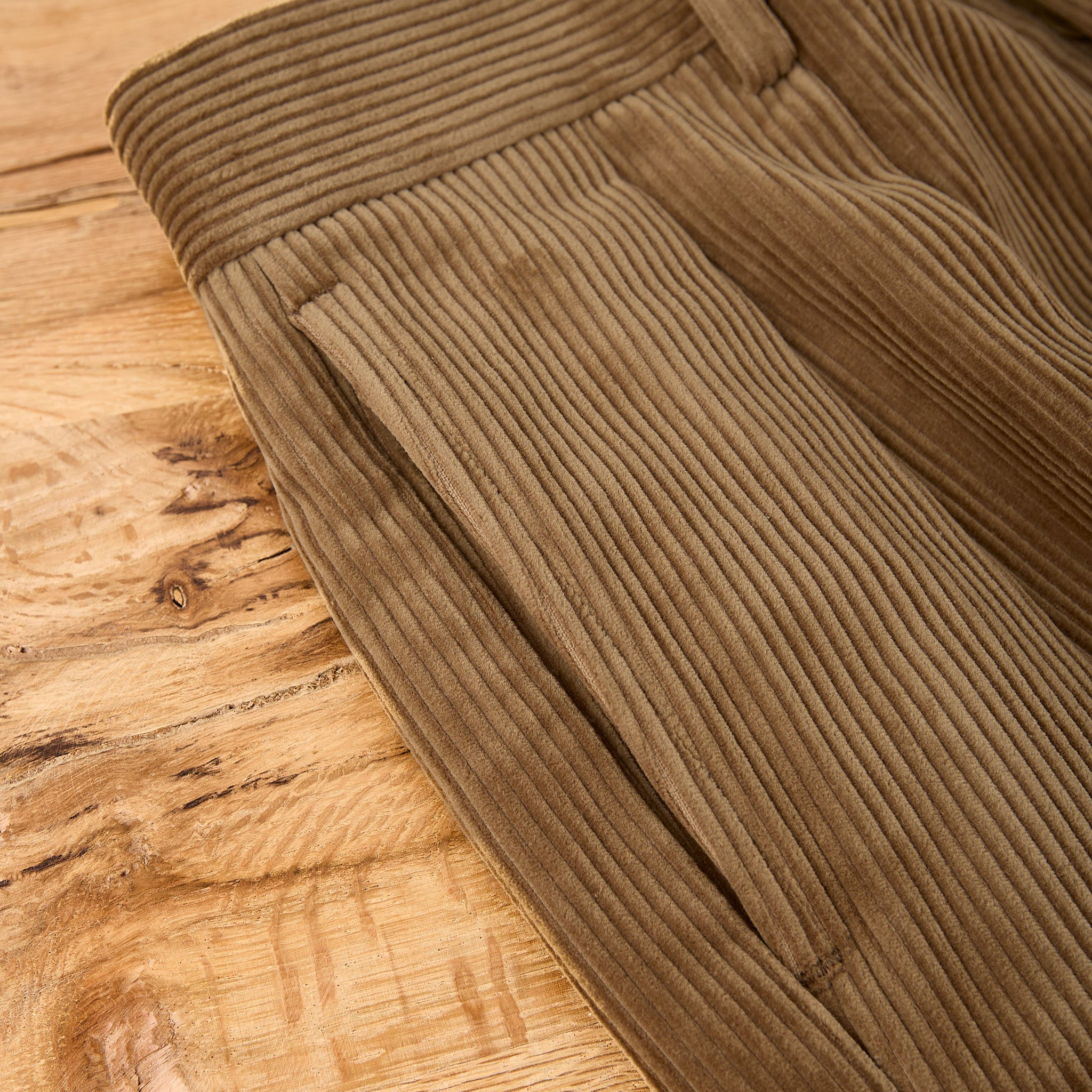 neat | highdensity corduroy standard - camel - Image 3