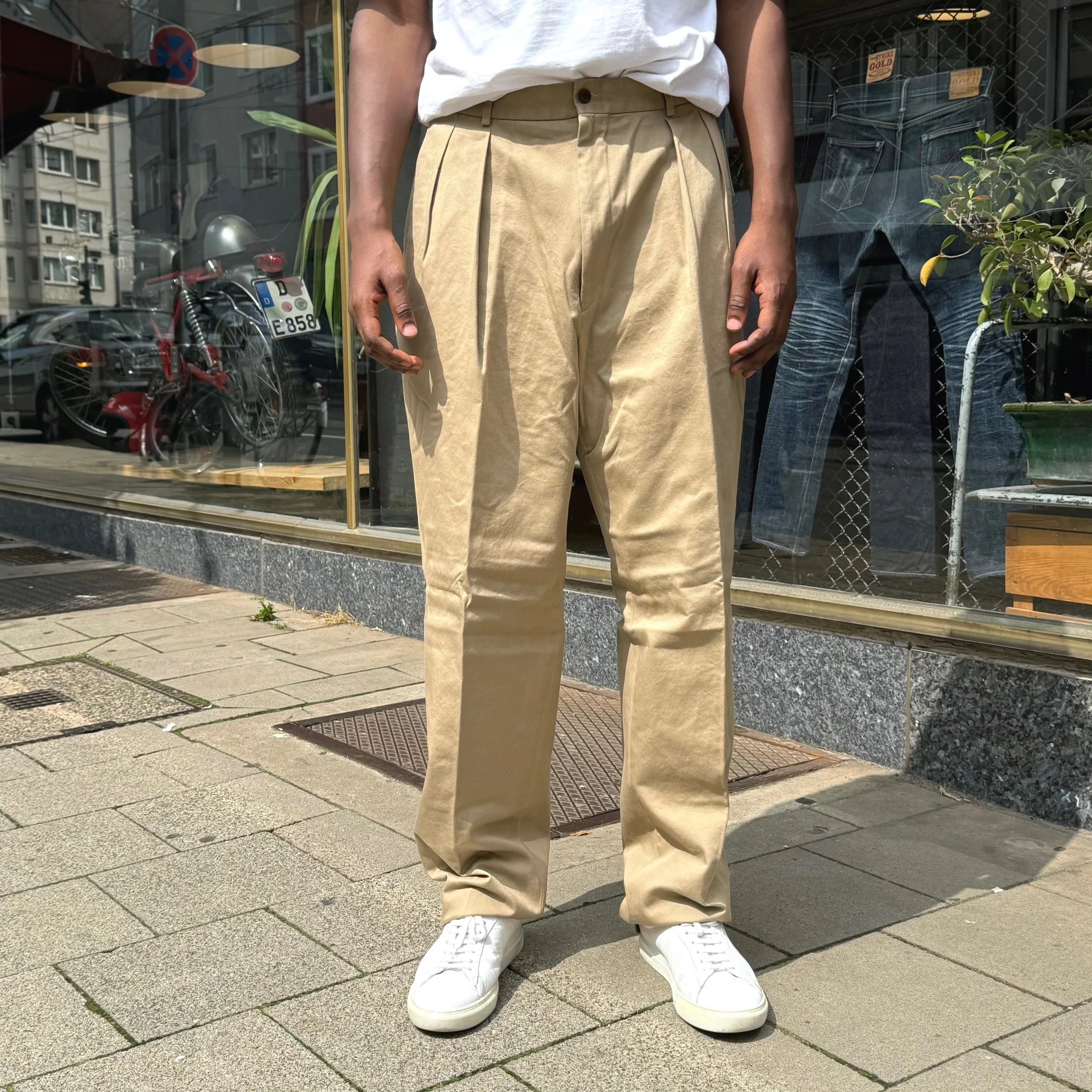 neat | neat chino beige - Image 2