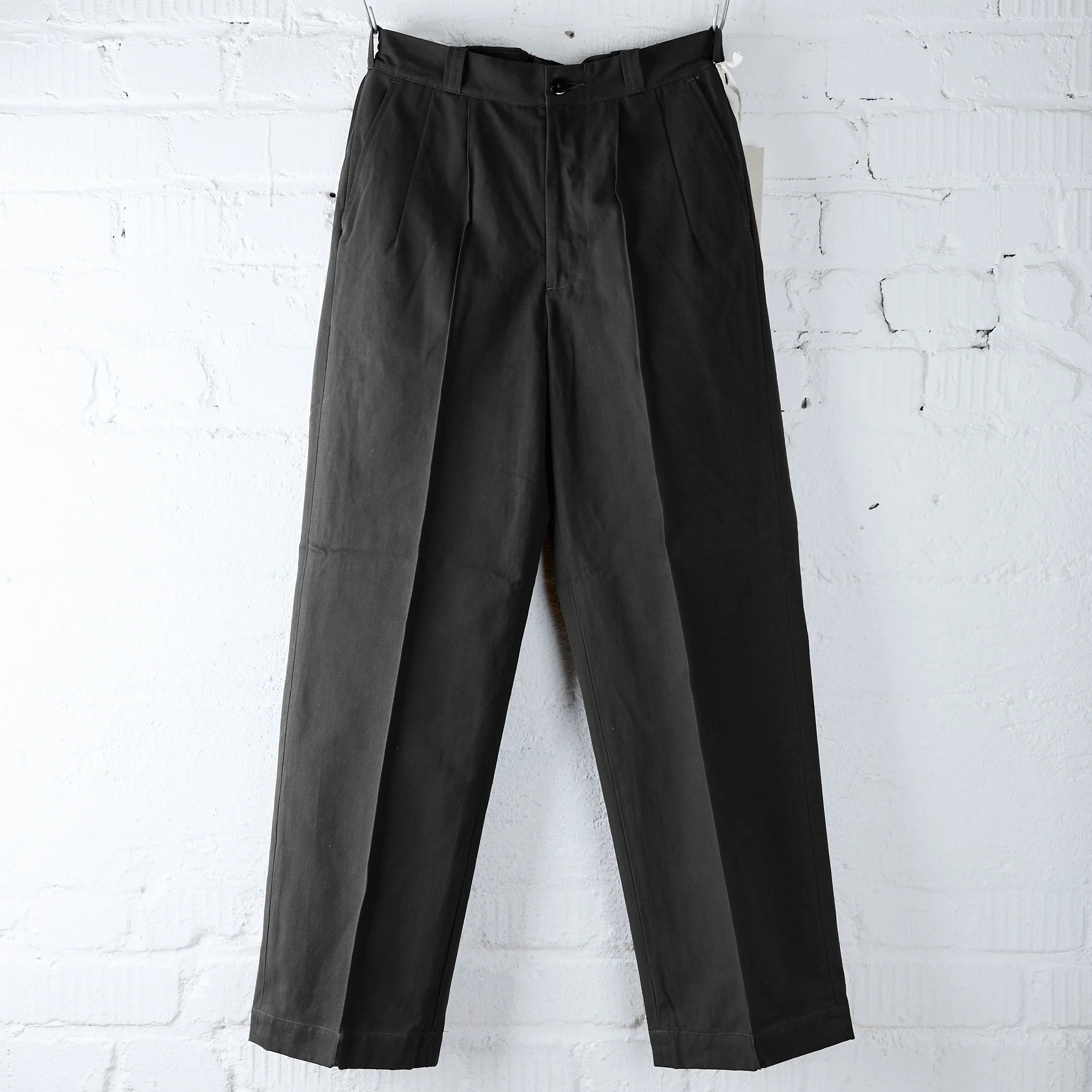 old joe brand | front tuck army trouser - black