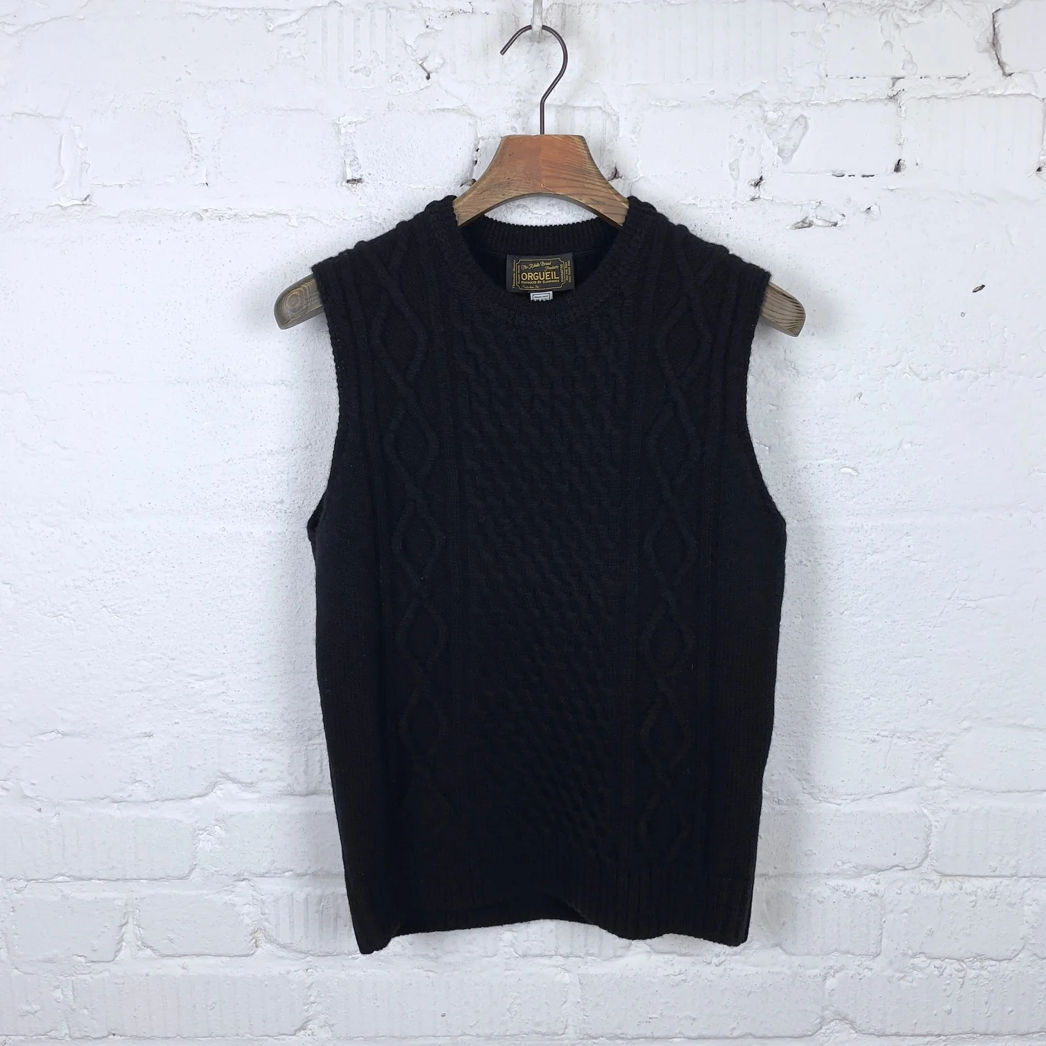 orgueil | or-4247 cable knit gilet black