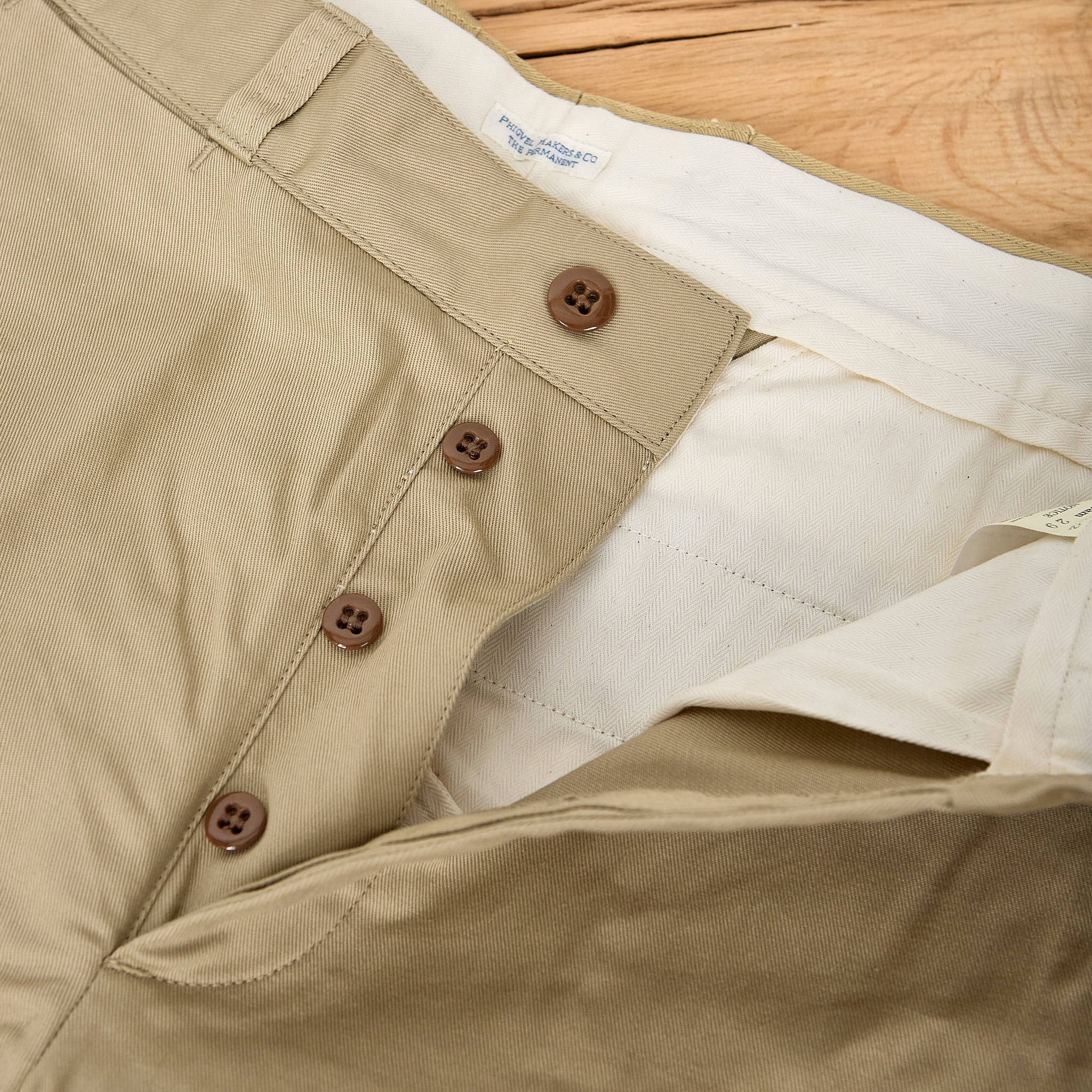 phigvel makers co. | 401 wide officer trousers khaki beige - Image 4