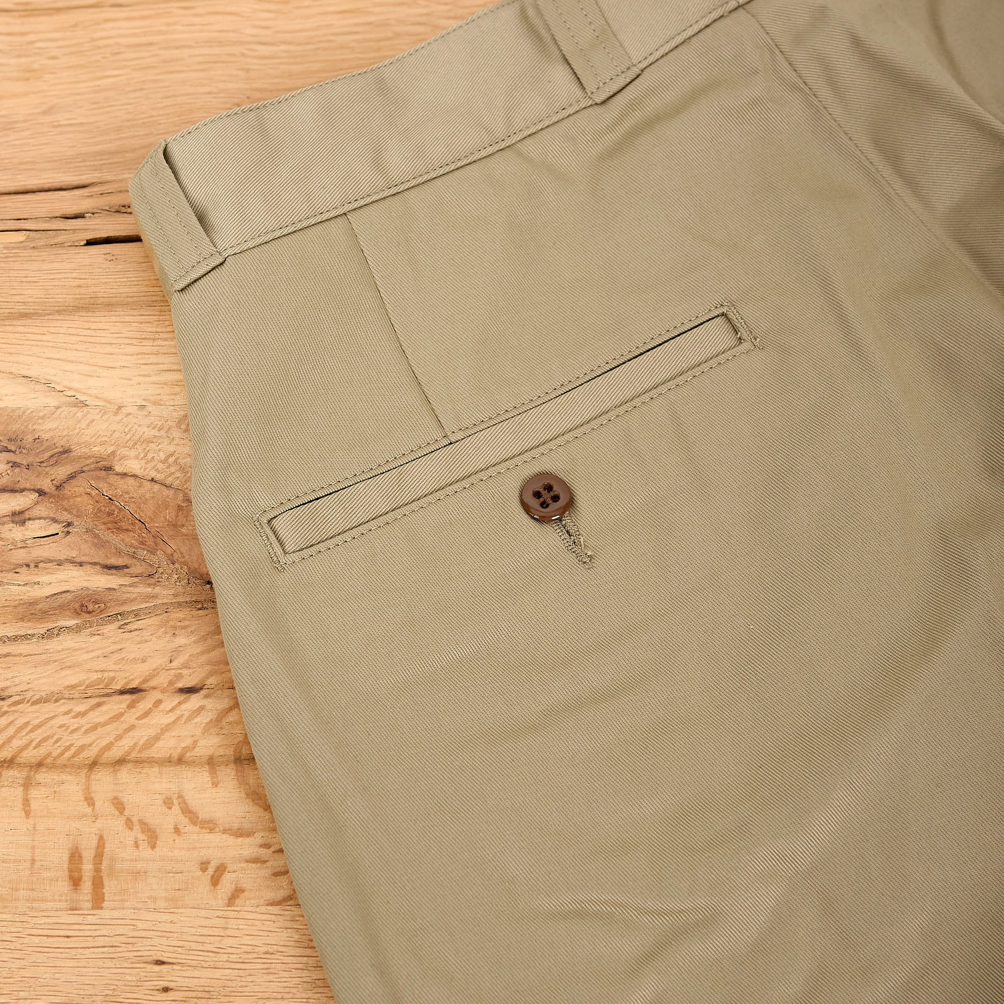 phigvel makers co. | 401 wide officer trousers khaki beige - Image 6