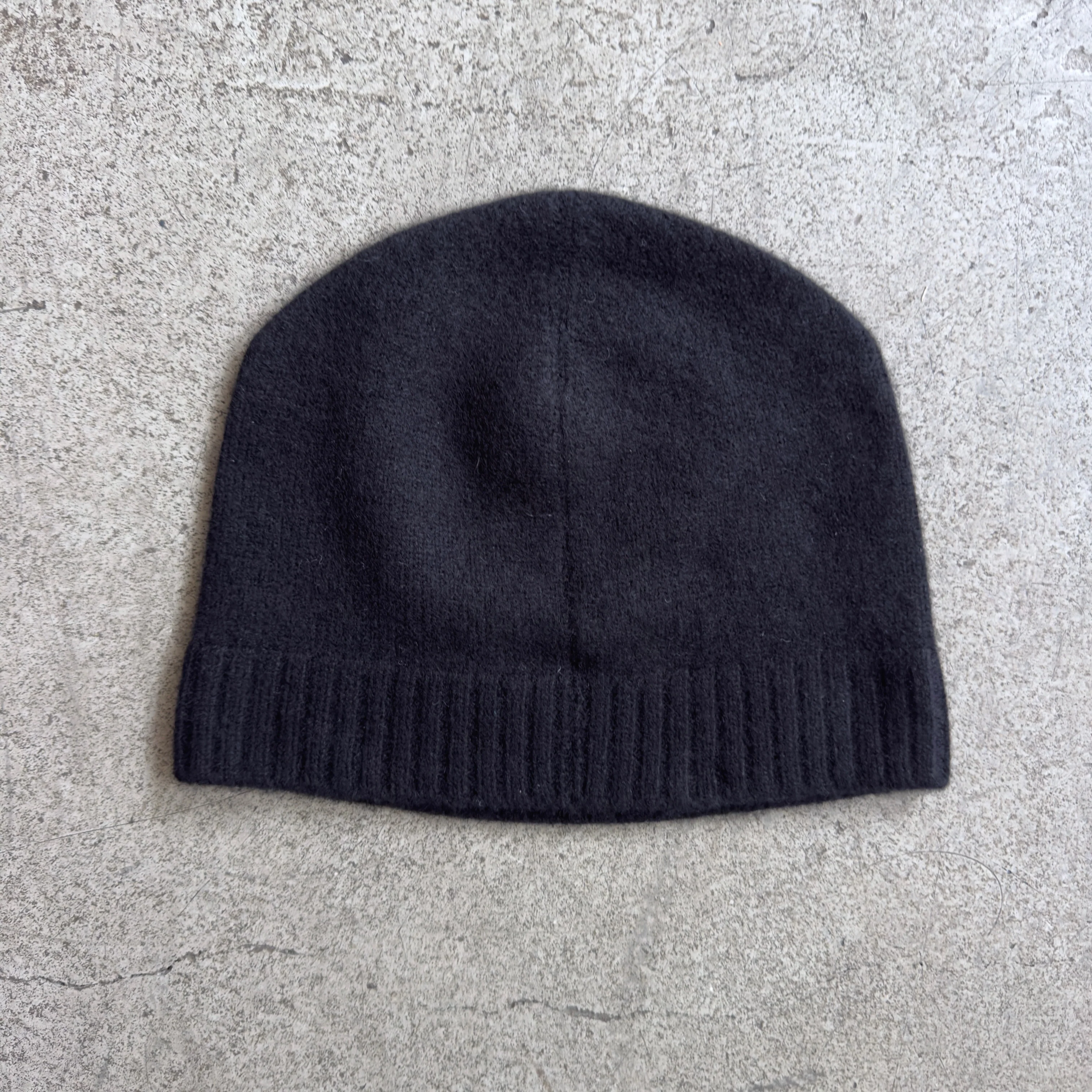 phigvel makers co. x lady white co. | cashmere knit cap - black