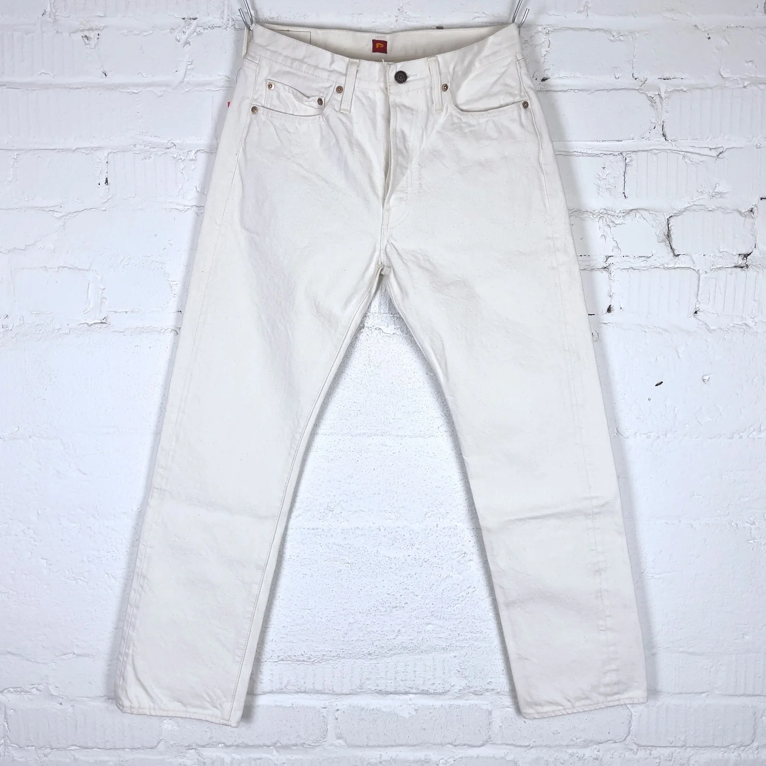 resolute | 710 aa white - limited edition