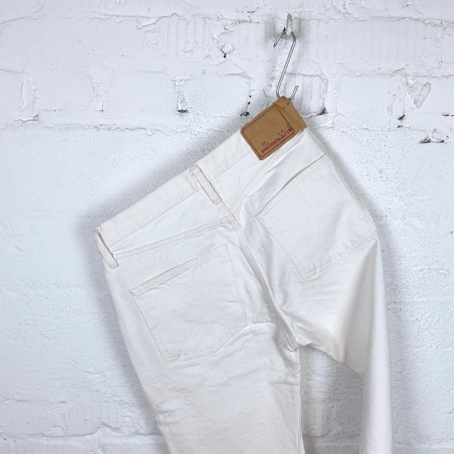 resolute | 710 aa white - limited edition - Image 5
