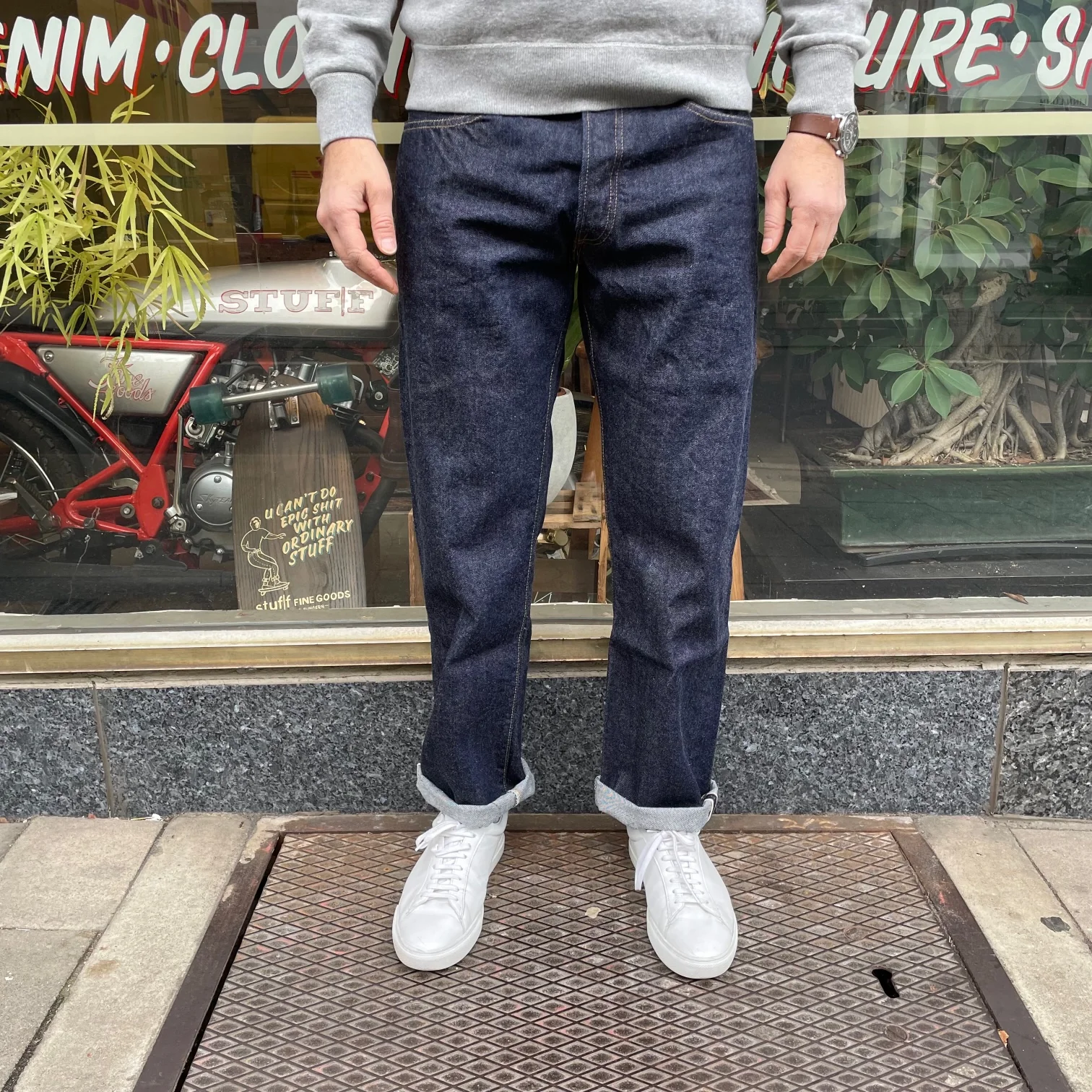 resolute | 711 - Image 2
