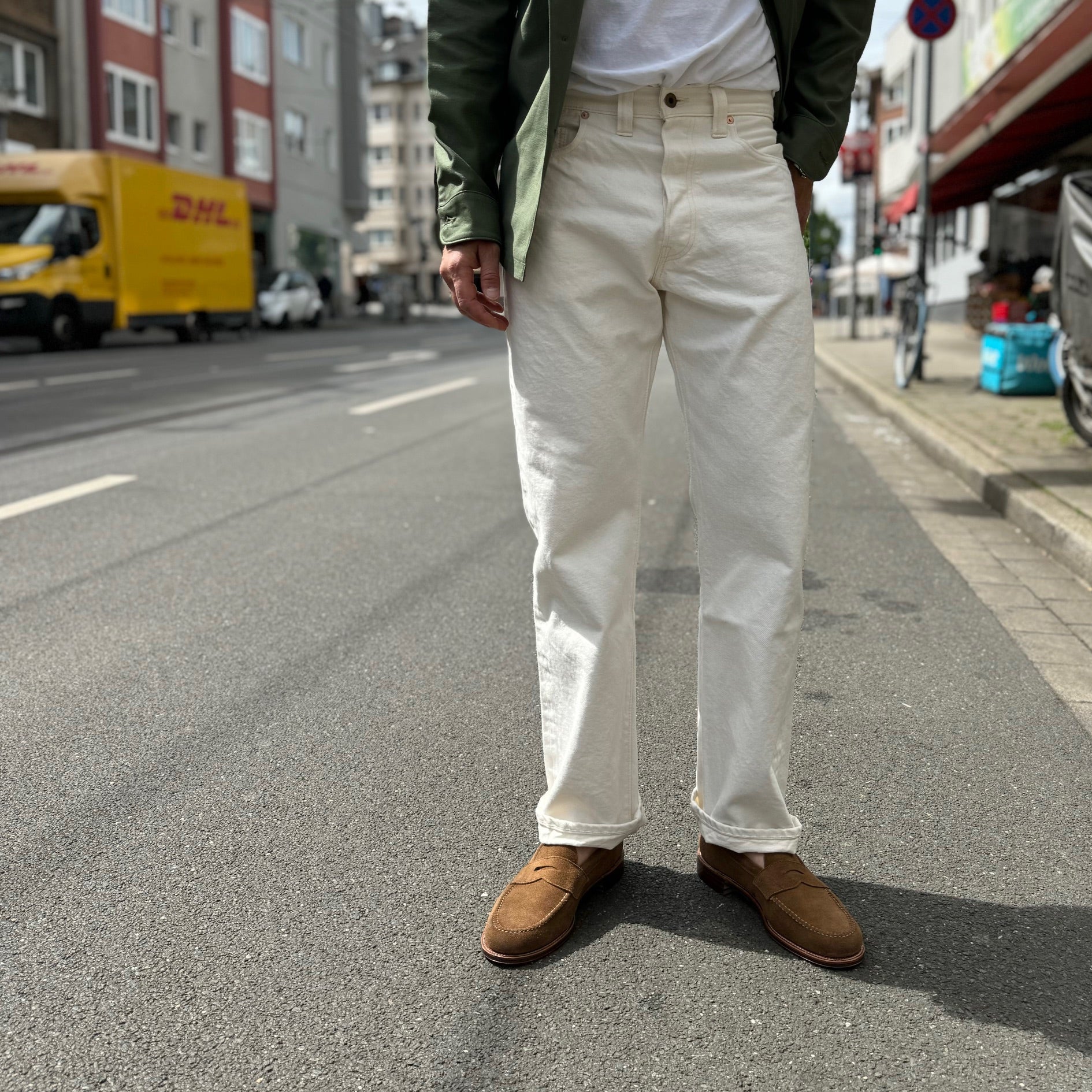 resolute | 714 aa white - limited edition - Image 2