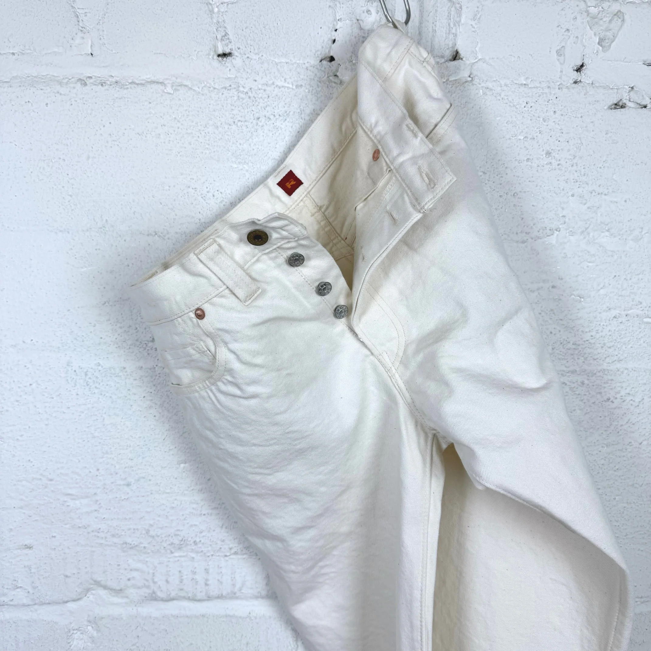 resolute | 714 aa white - limited edition - Image 5