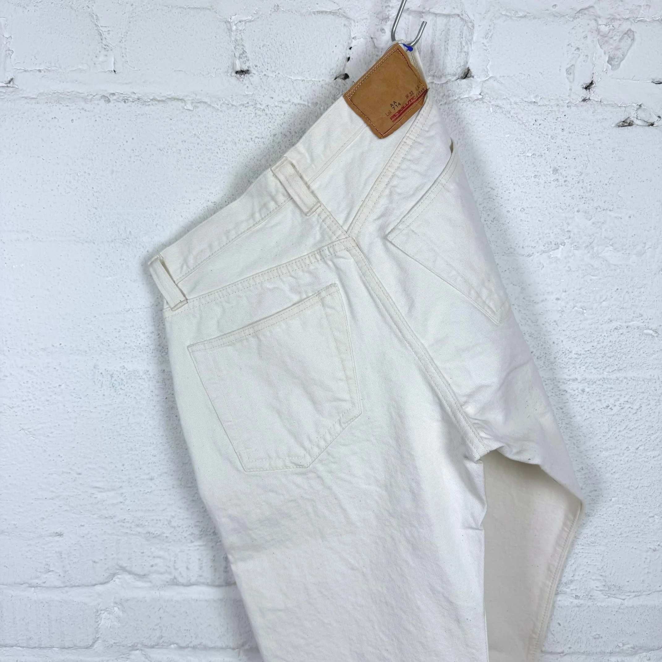 resolute | 714 aa white - limited edition - Image 6