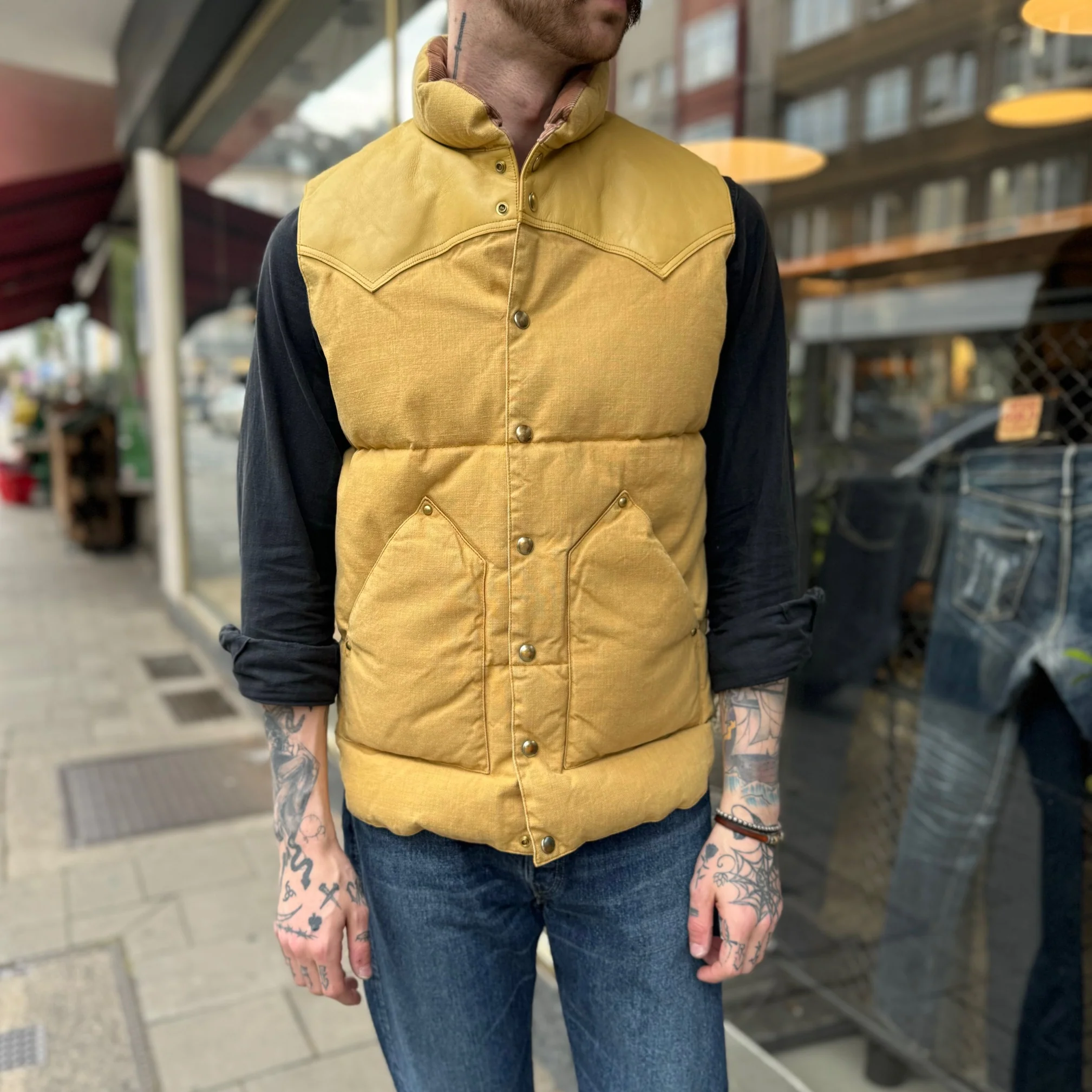 rocky mountain featherbed | down vest duck brown - Image 3